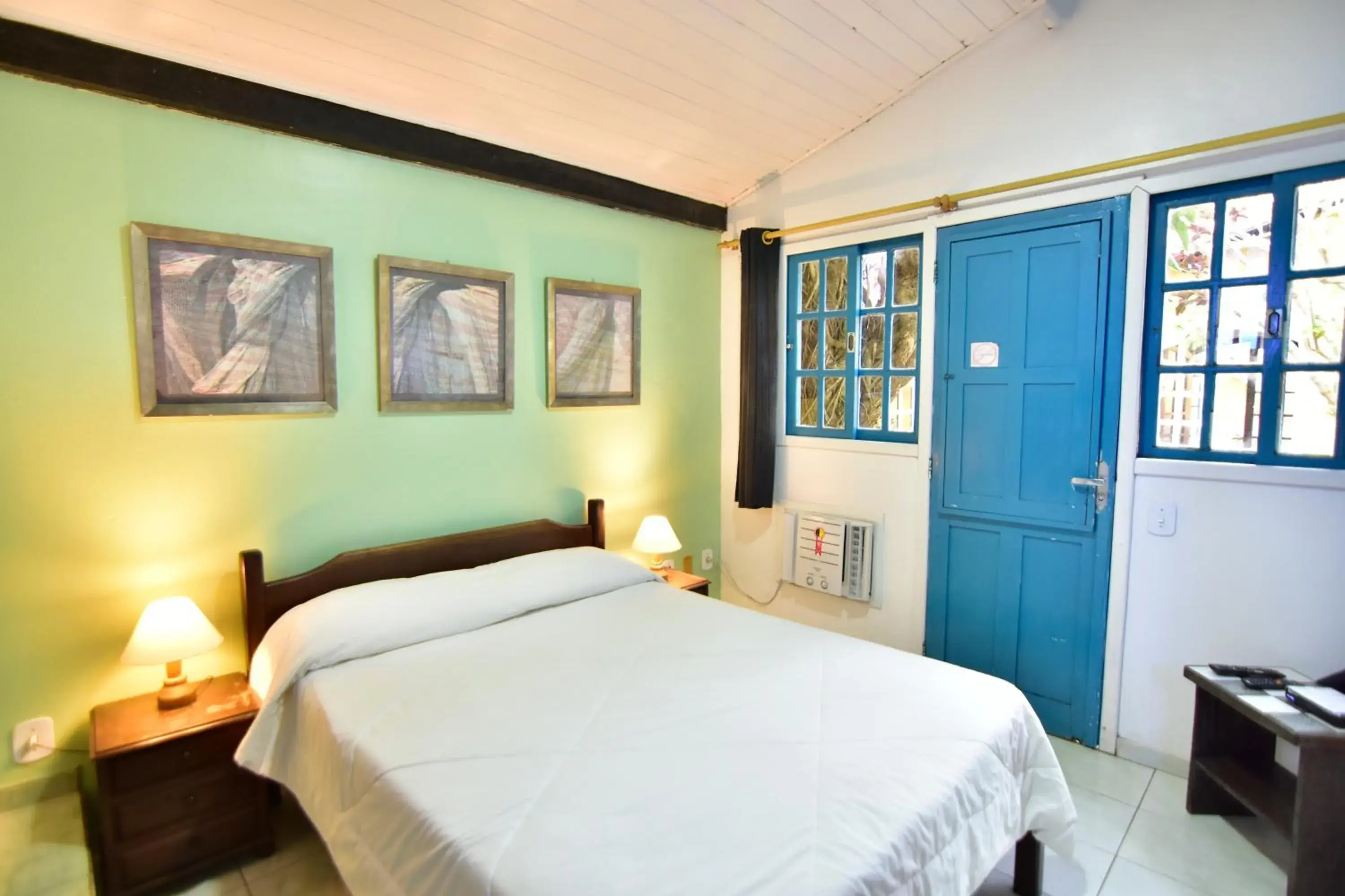 Economy Double Room in Pousada Tanto Mar Economy Double Room in Pousada Tanto Mar