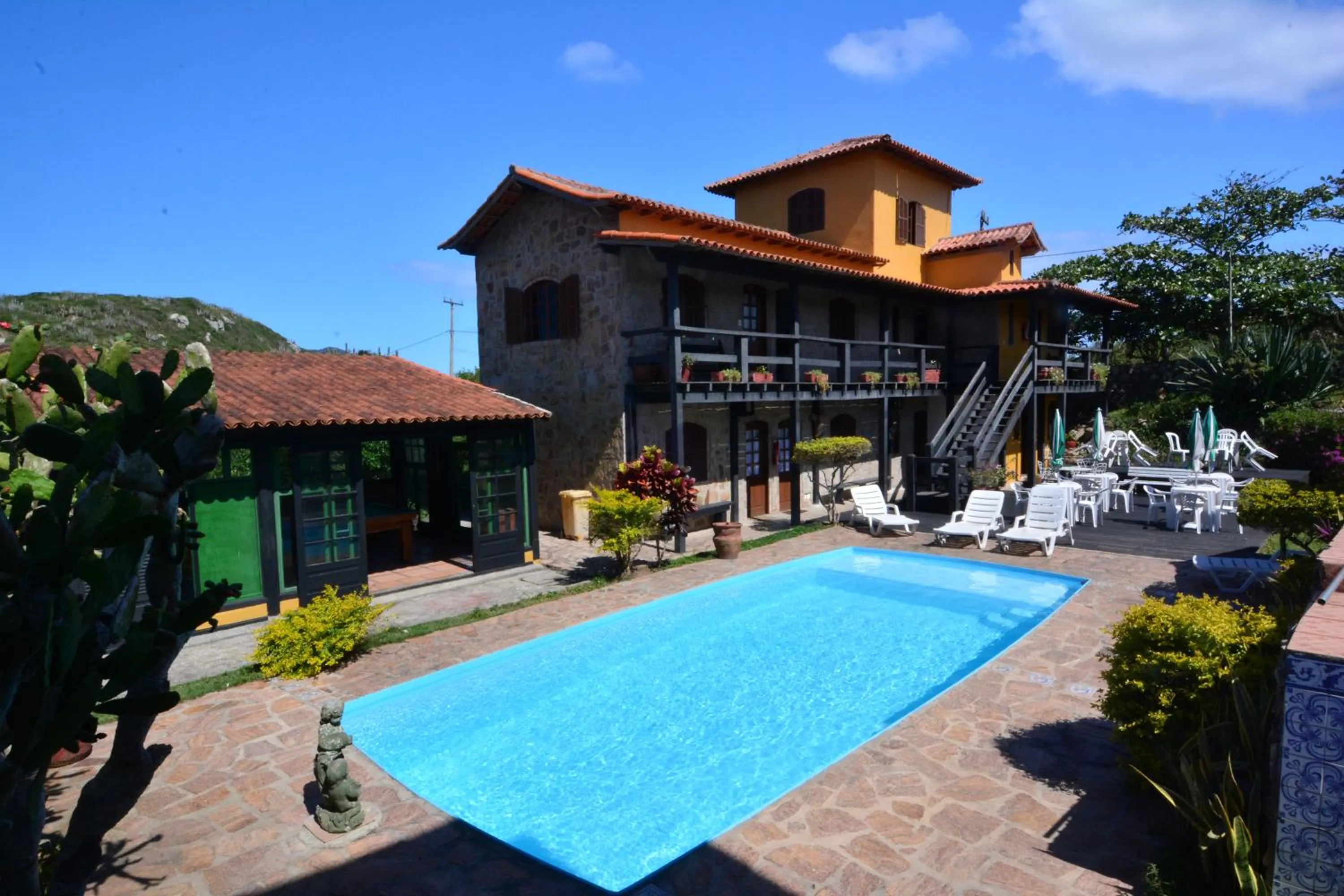 Swimming pool in Pousada Tanto Mar