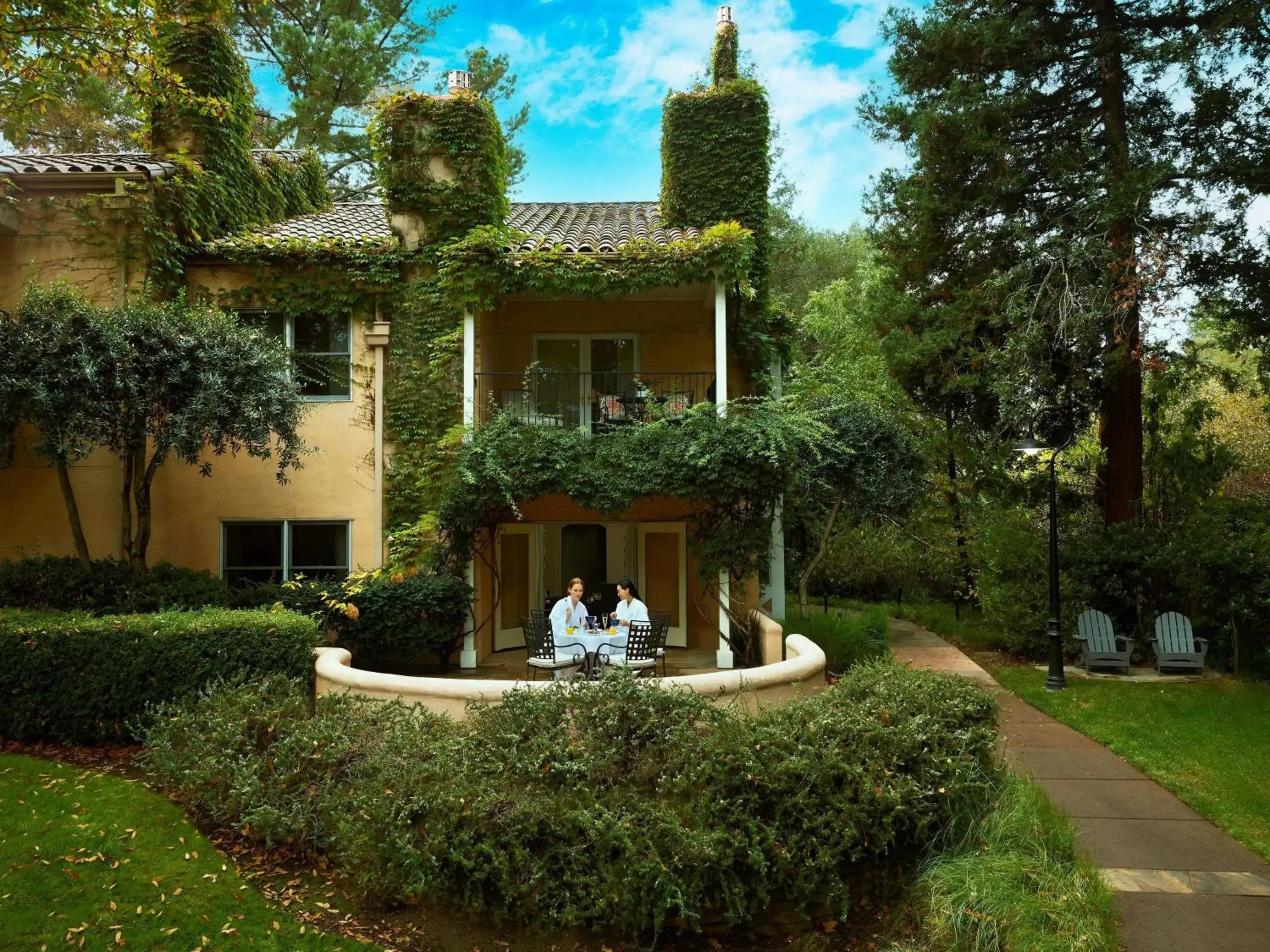 One-Bedroom General Vallejo King Suite with Sofa Bed and Patio - Fireplace/Garden View in Fairmont Sonoma Mission Inn & Spa One-Bedroom General Vallejo King Suite with Sofa Bed and Patio - Fireplace/Garden View in Fairmont Sonoma Mission Inn & Spa