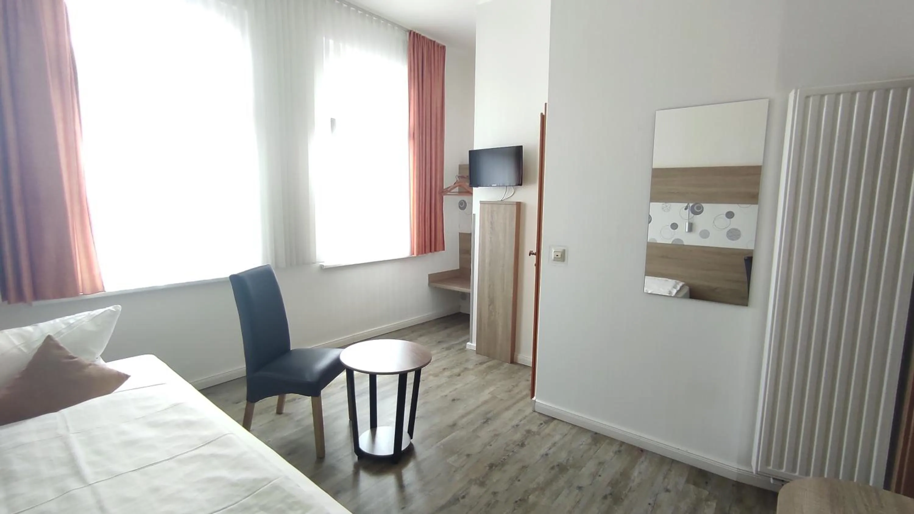 Toilet, Bed in Landhaus Knötel