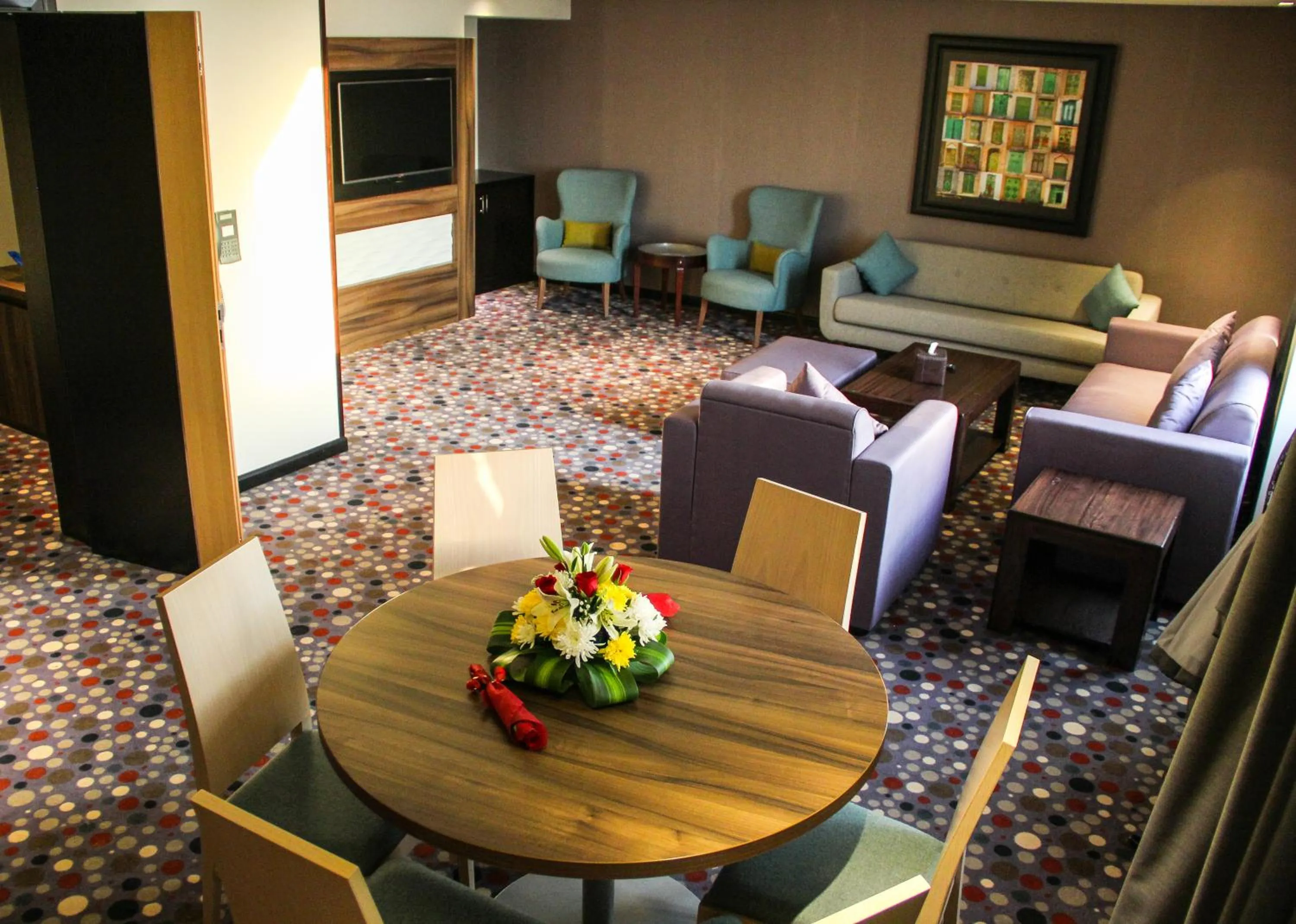 Seating area in Golden Tulip Al Khobar