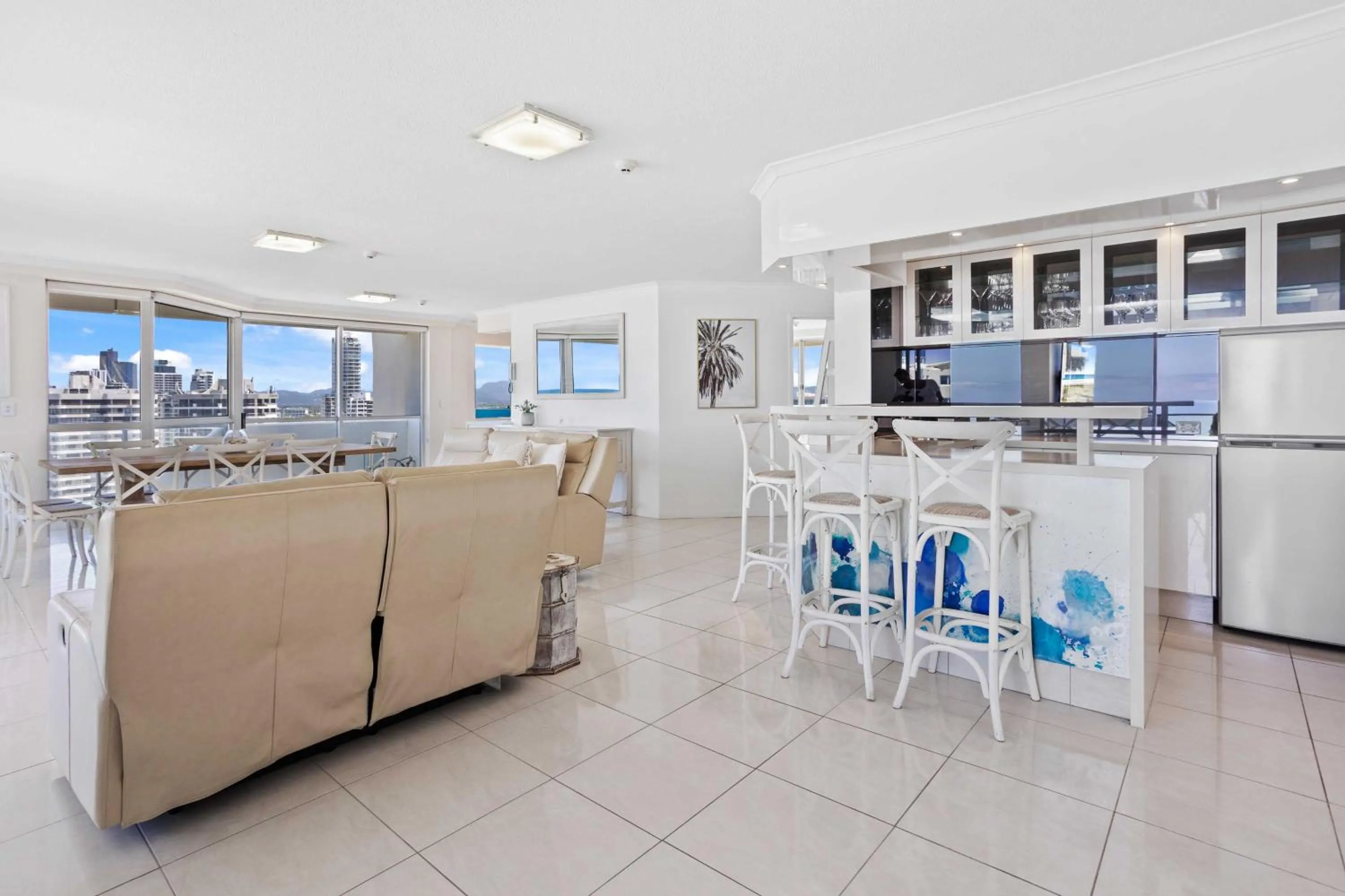 Kitchen or kitchenette in Baronnet Apartments