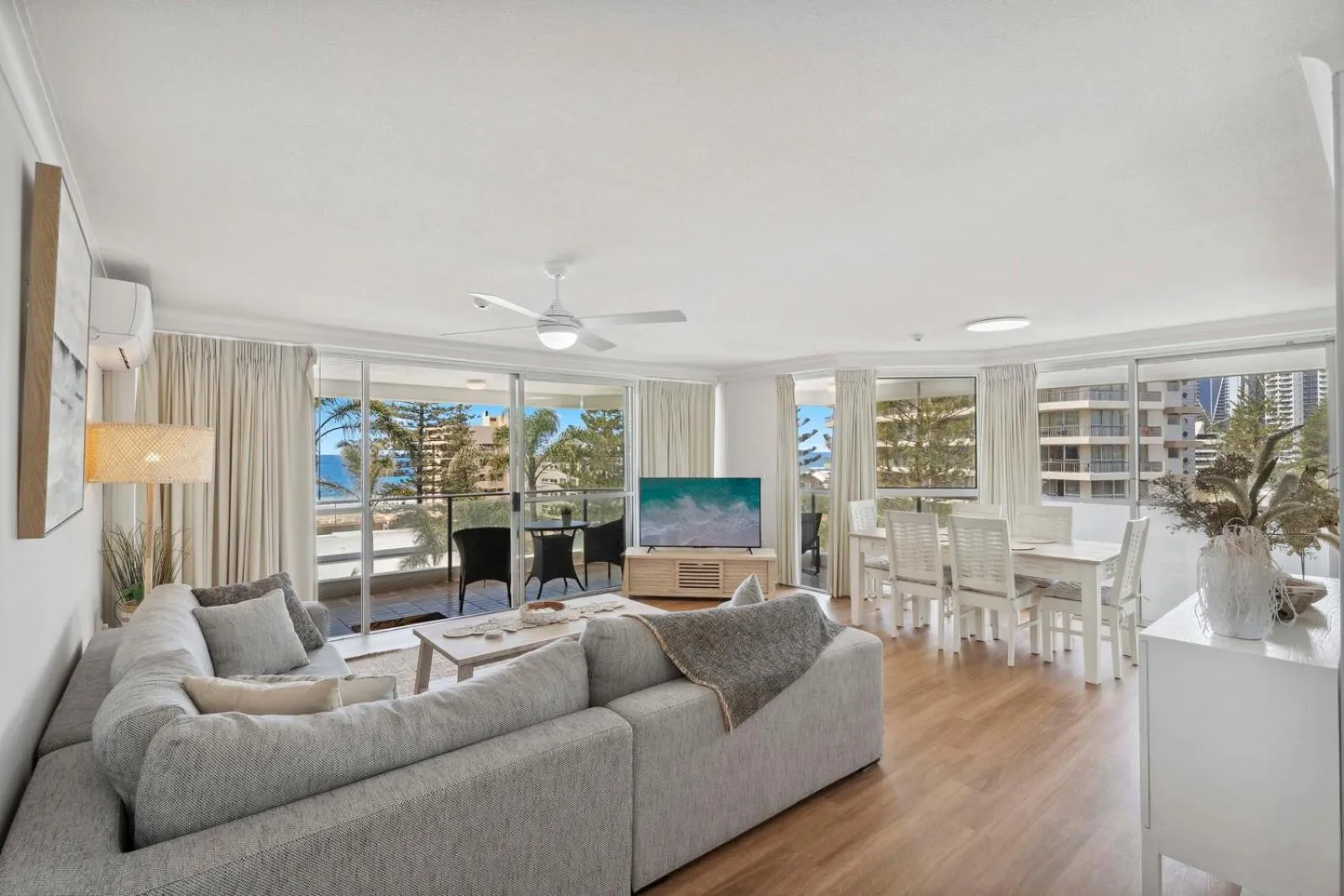 Living room in Baronnet Apartments