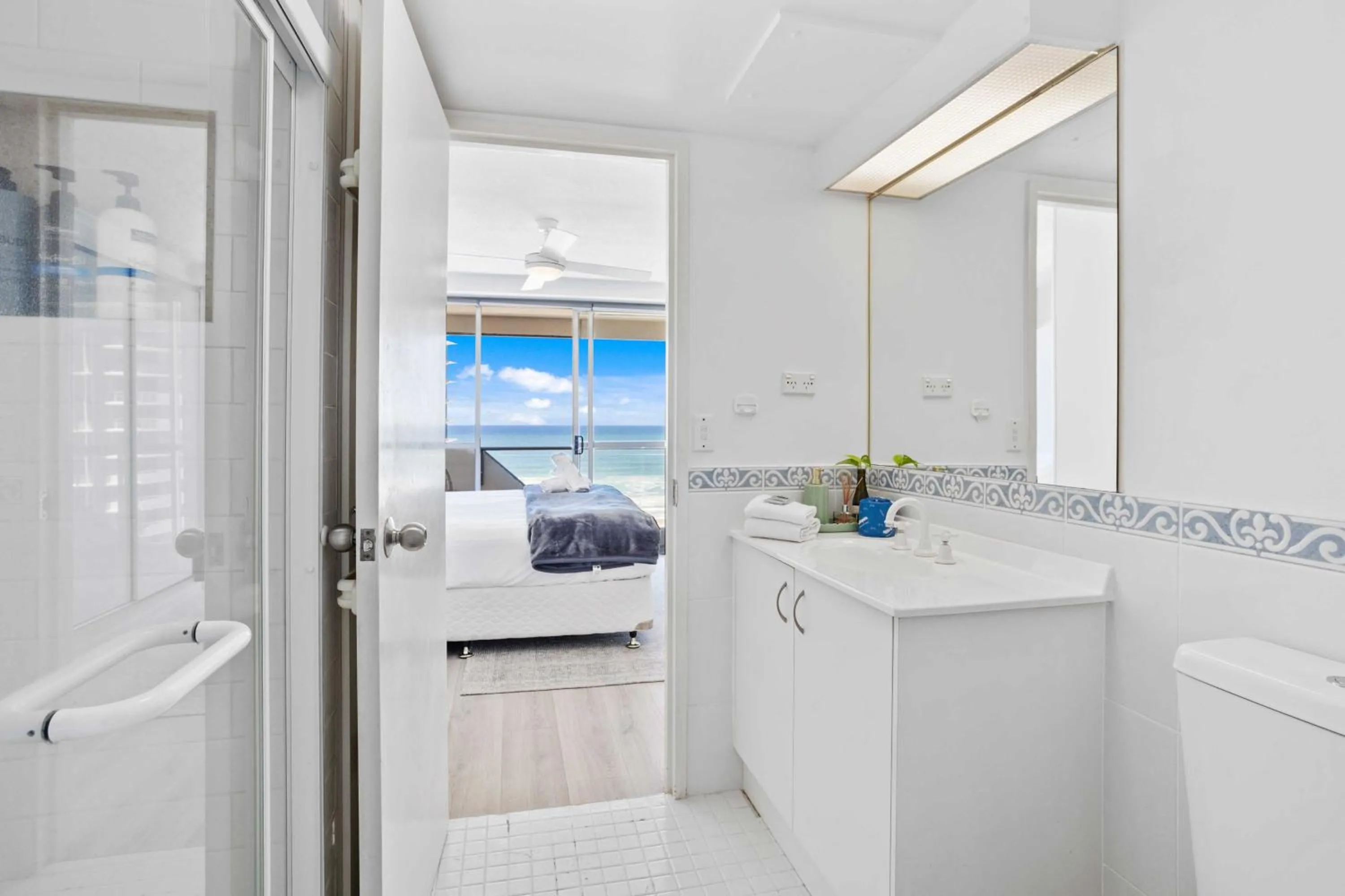 Bed in Baronnet Apartments