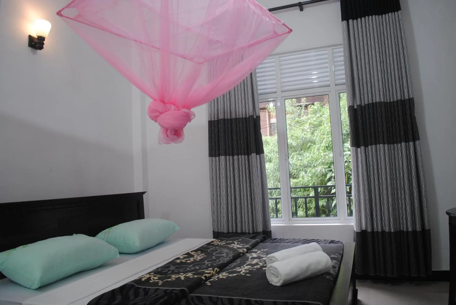 Bed in Mountain Villa Adam's Peak