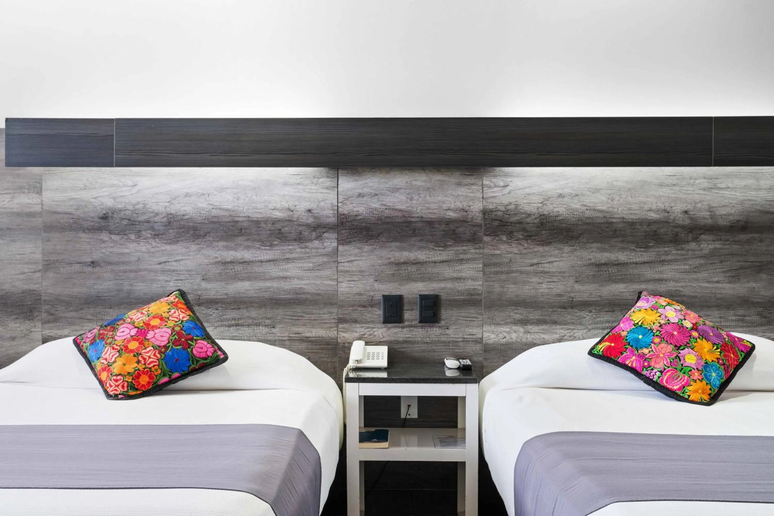 Bed in Homesuites Malecon