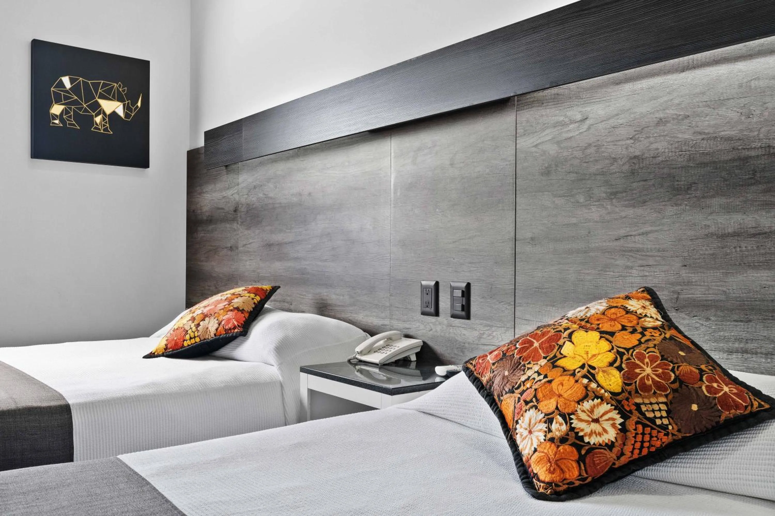 Photo of the whole room, Bed in Homesuites Malecon