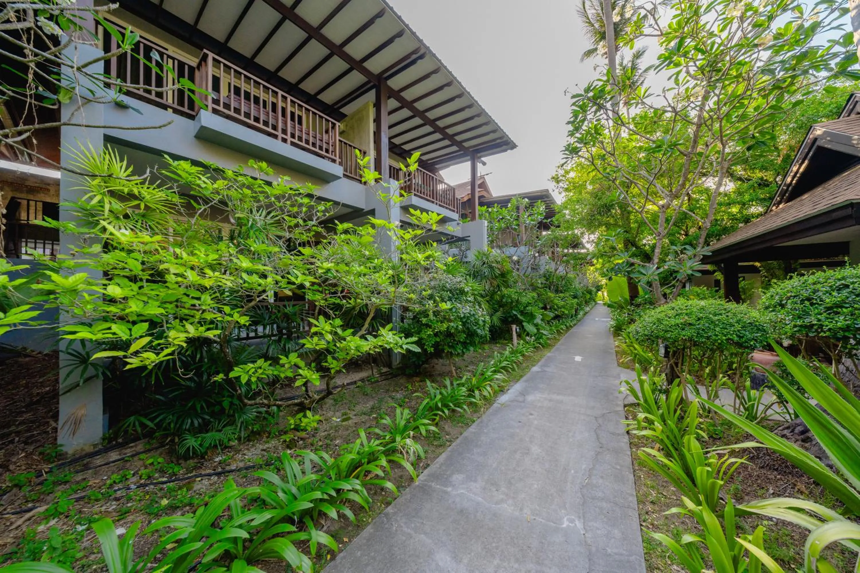 Garden view in Sand Sea Resort Railay Beach