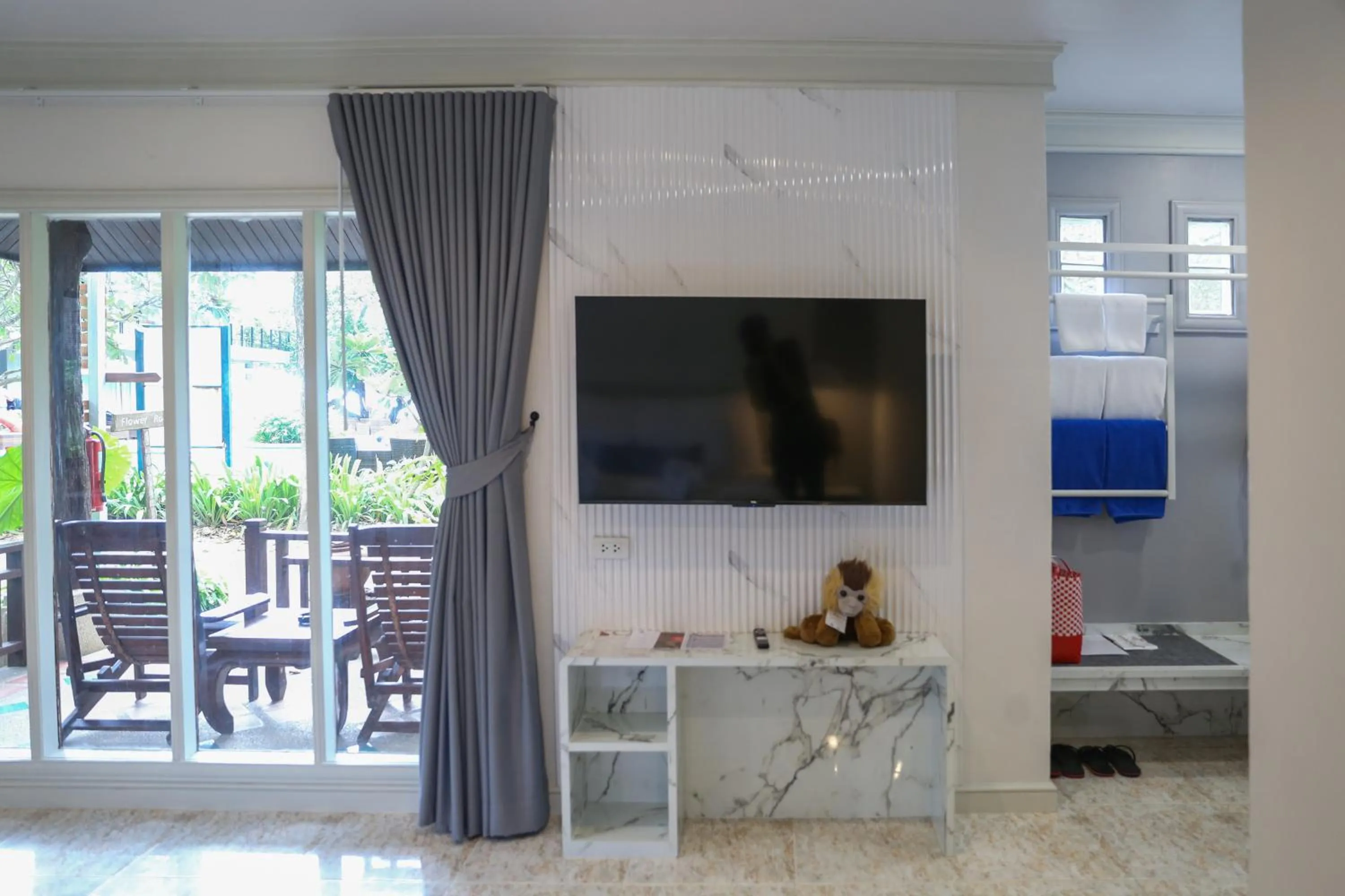 TV and multimedia in Sand Sea Resort Railay Beach