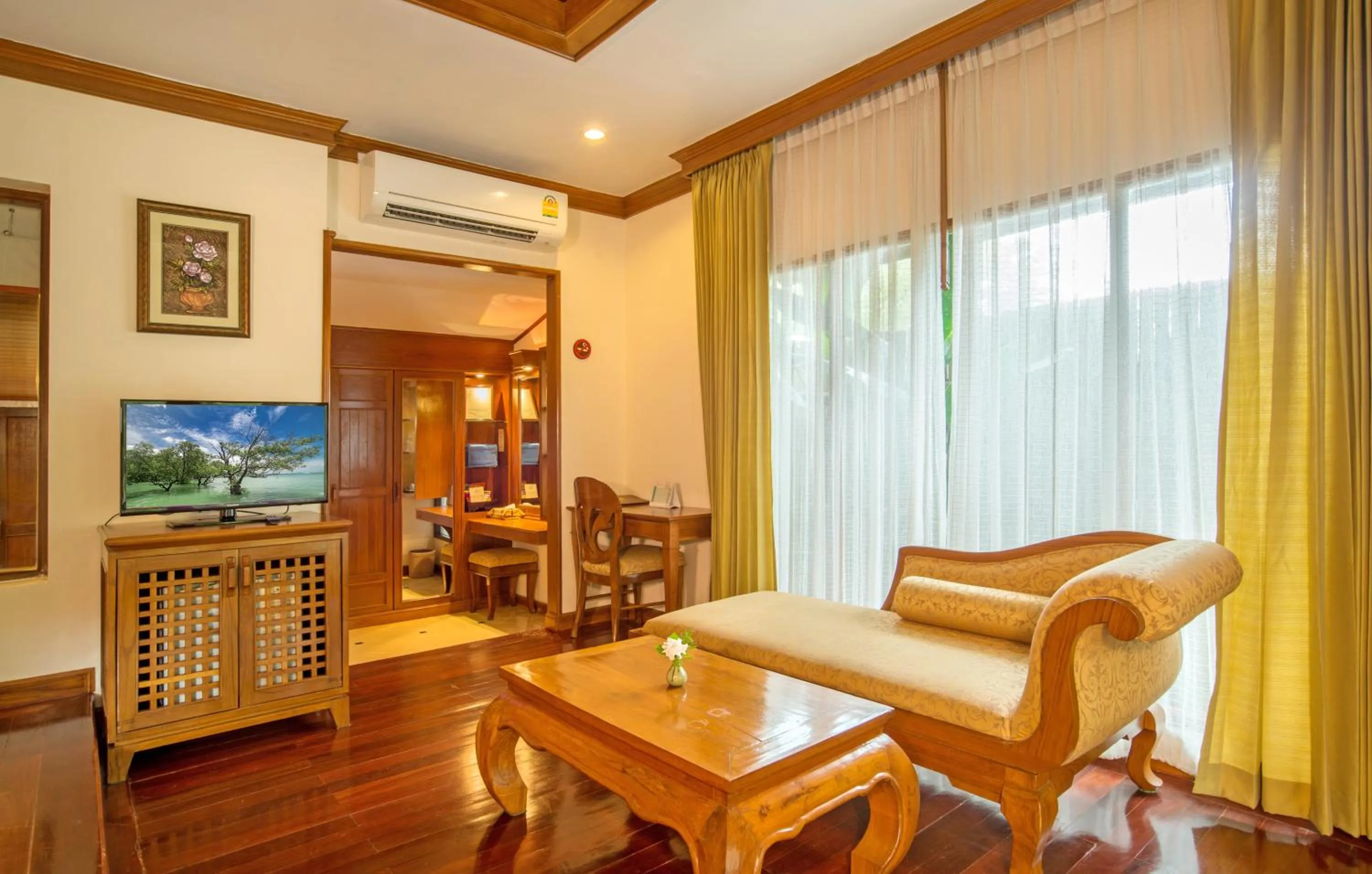 TV and multimedia in Sand Sea Resort Railay Beach