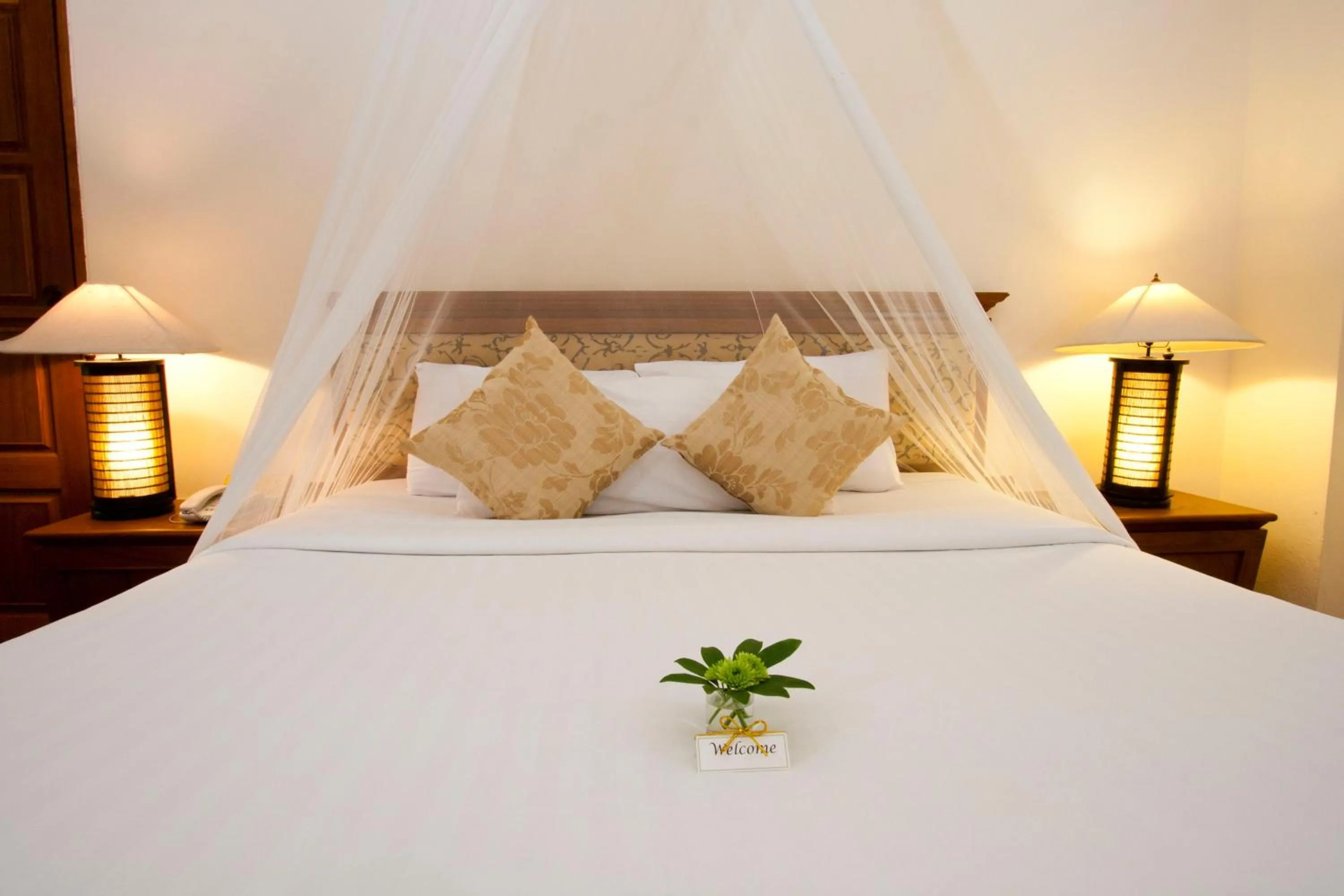 Bed in Sand Sea Resort Railay Beach