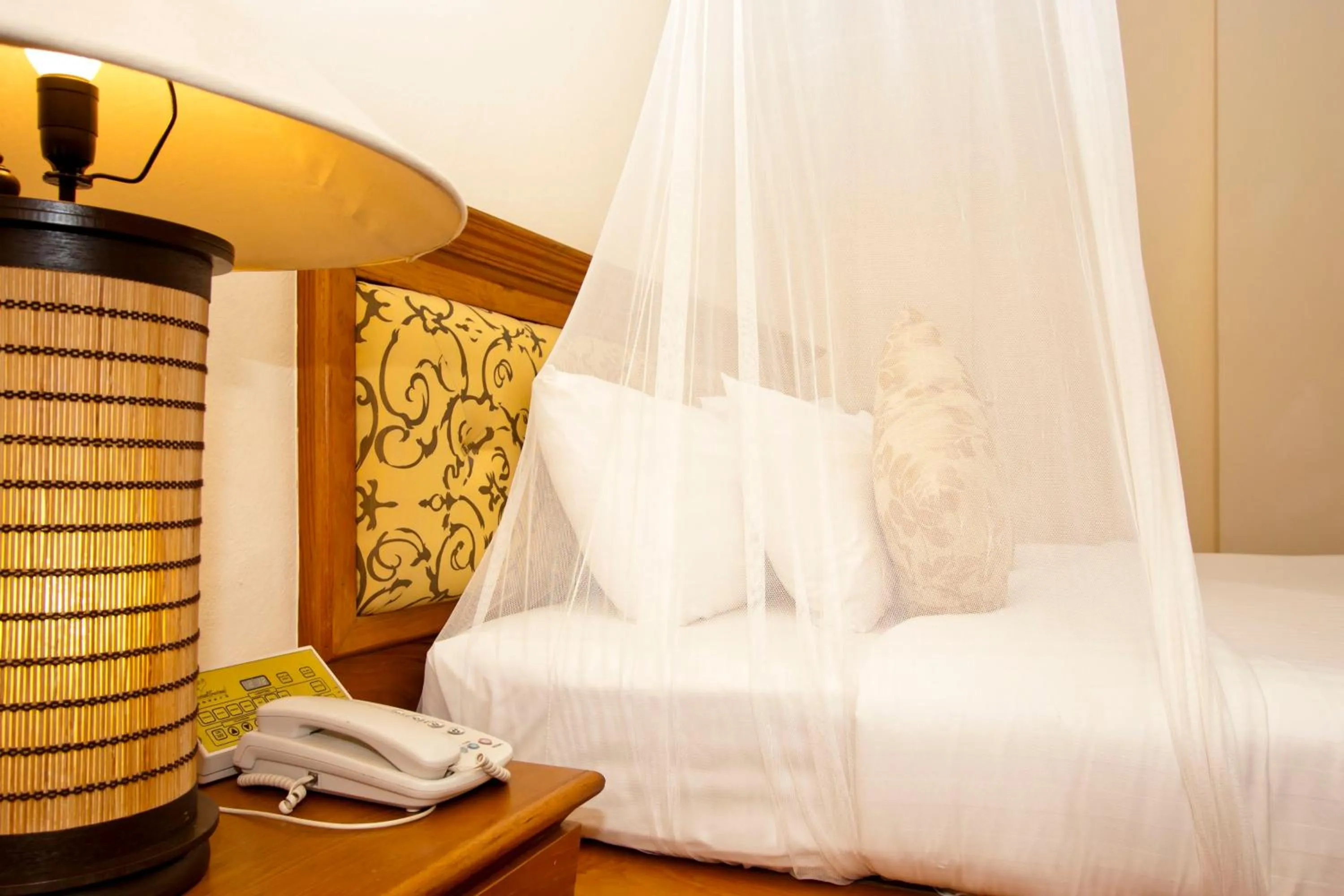 Bed in Sand Sea Resort Railay Beach