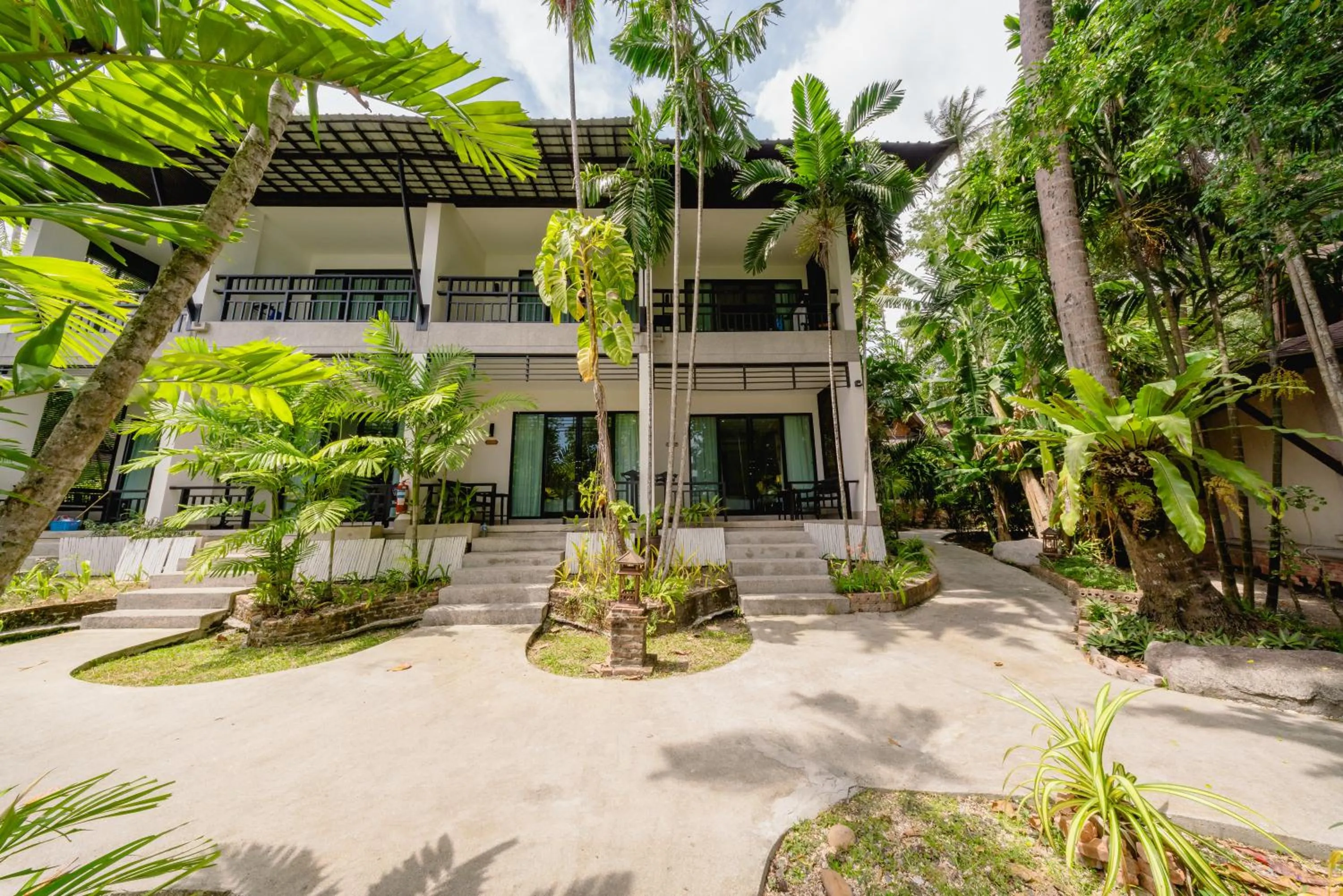 Property building in Sand Sea Resort Railay Beach