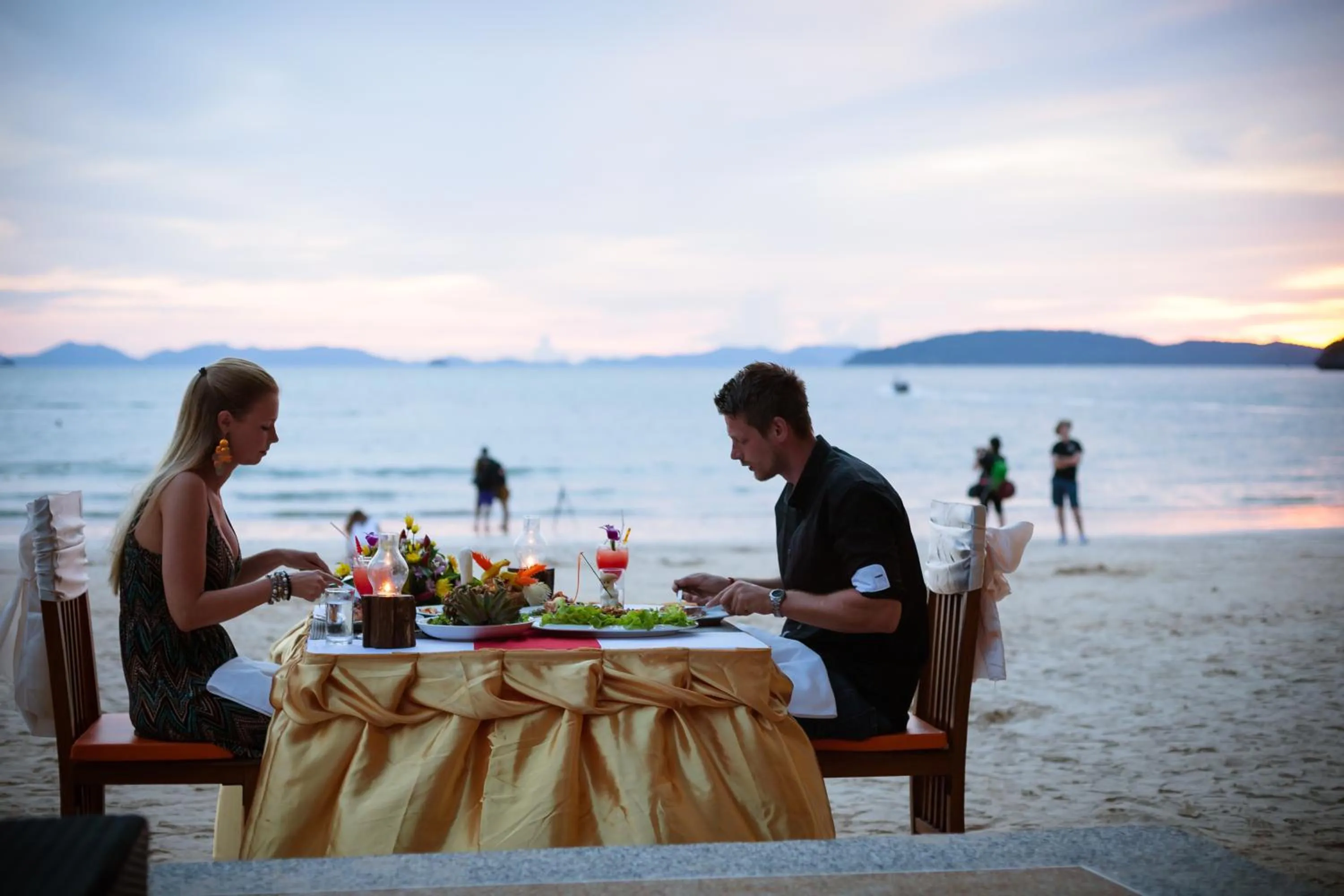 Restaurant/places to eat in Sand Sea Resort Railay Beach