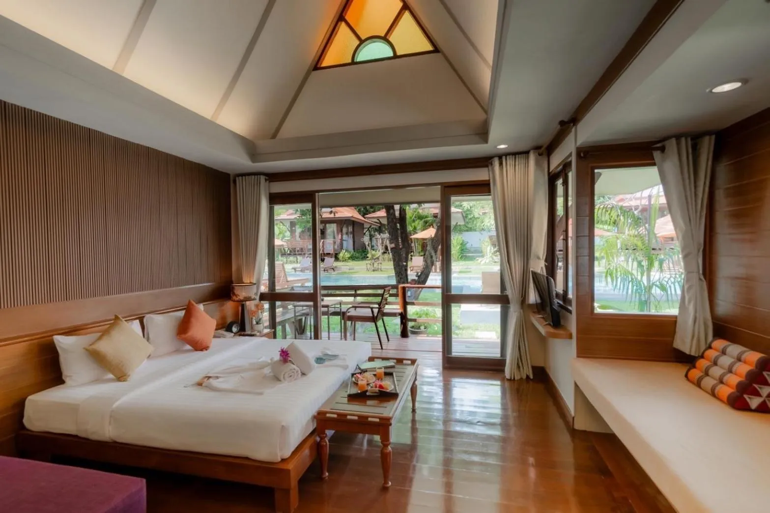 Photo of the whole room, Bed in Baan Duangkaew Resort