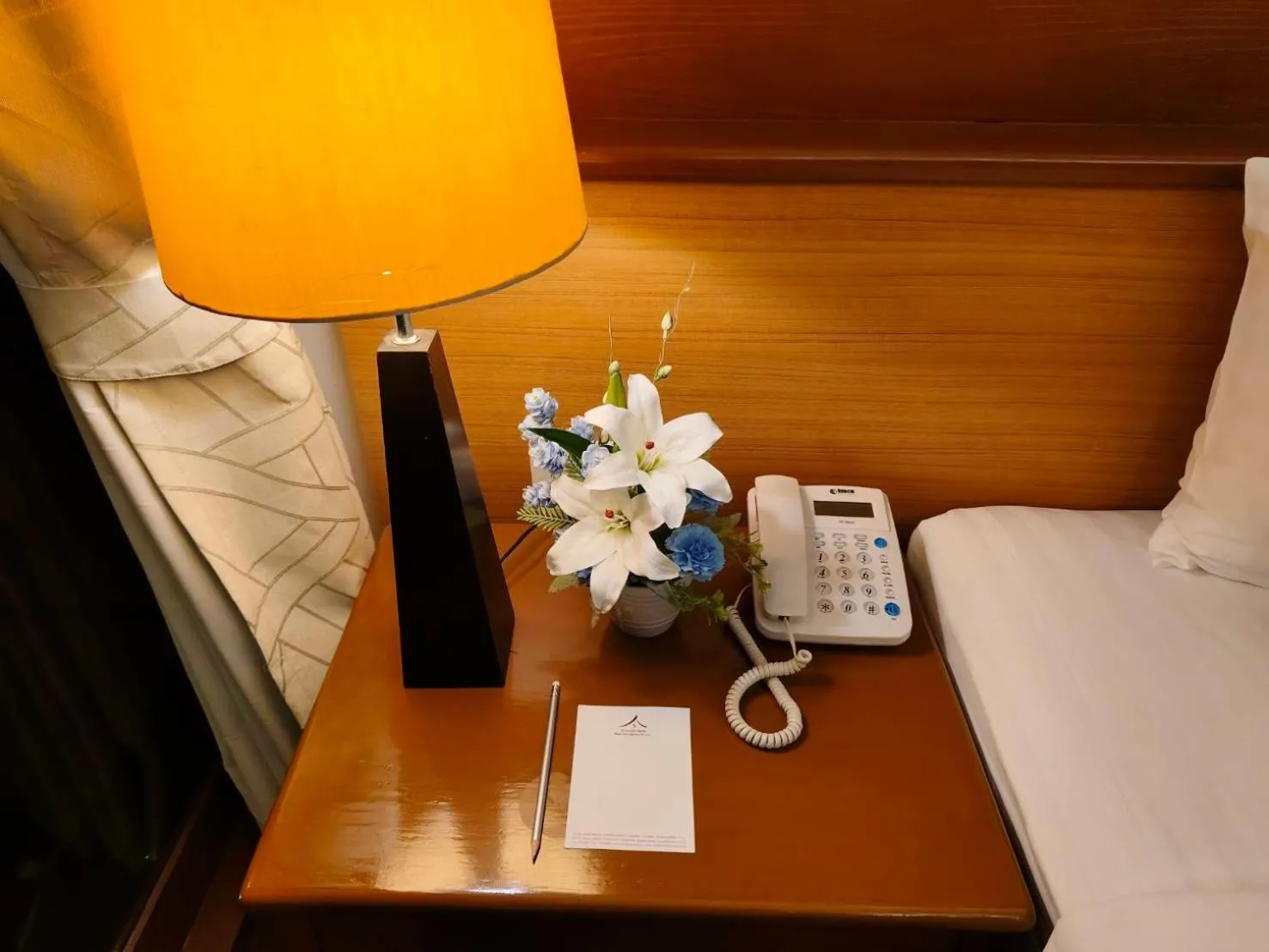 Photo of the whole room, Bed in Baan Duangkaew Resort