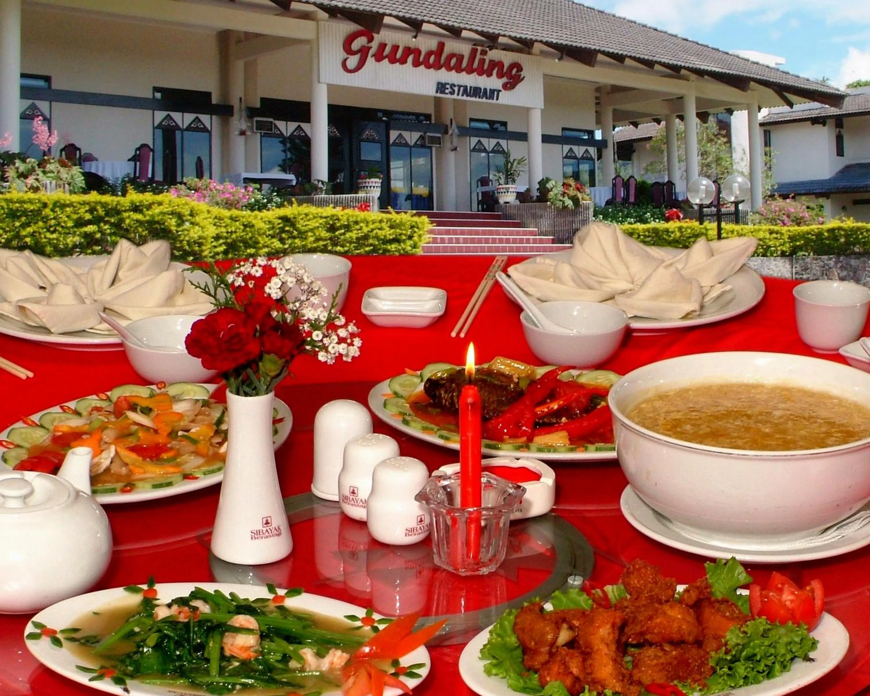 Food and drinks in Hotel Sibayak Internasional