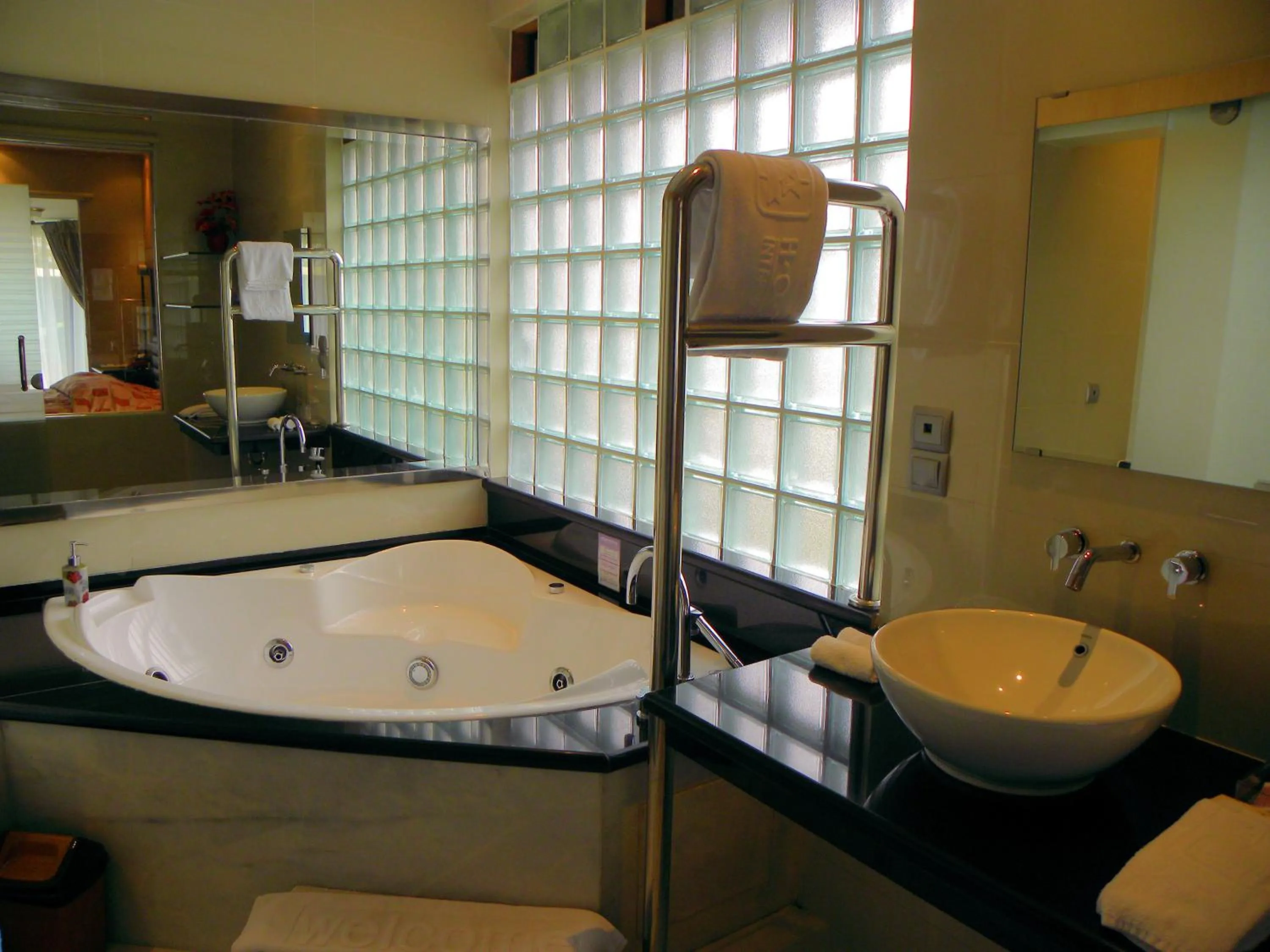 Bathroom in Hotel Sibayak Internasional