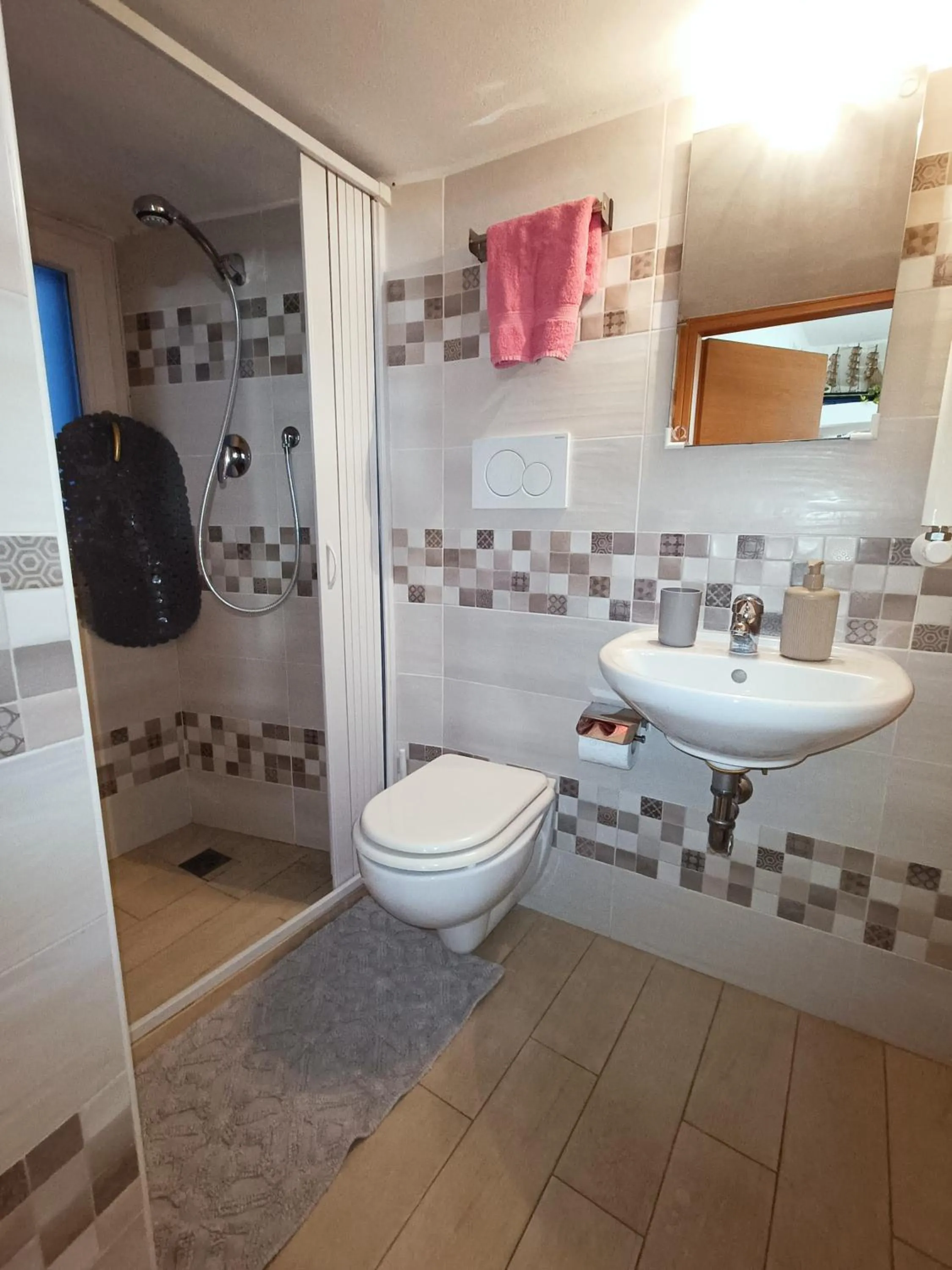 Shower in B&B U Mare Mio