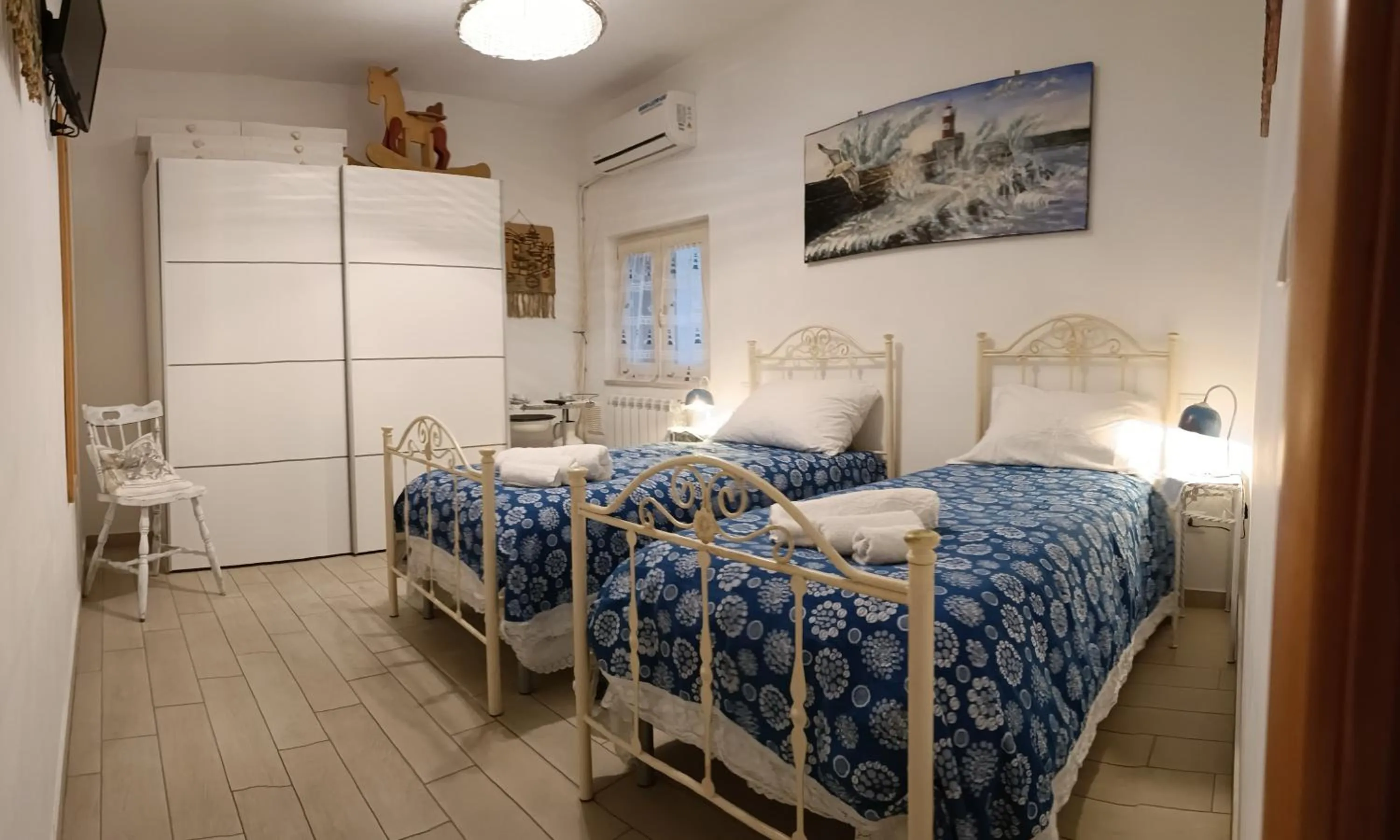 Photo of the whole room, Bed in B&B U Mare Mio