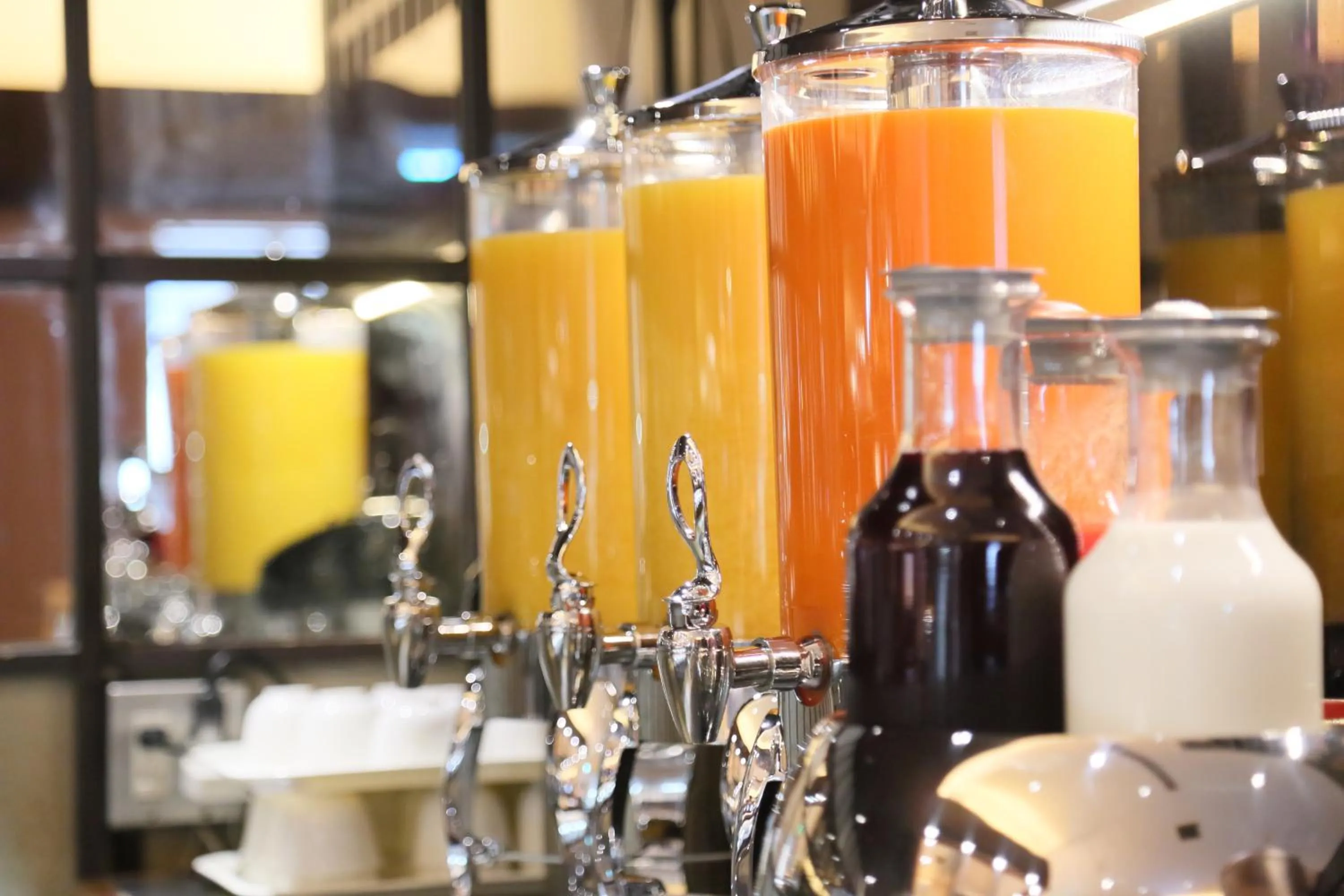 Restaurant/places to eat in Osaka Tokyu REI Hotel