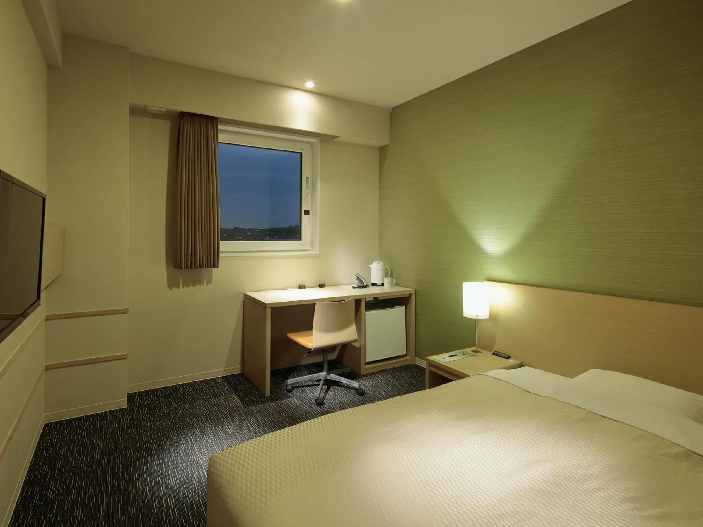 Bedroom, Bed in Candeo Hotels Shizuoka Shimada