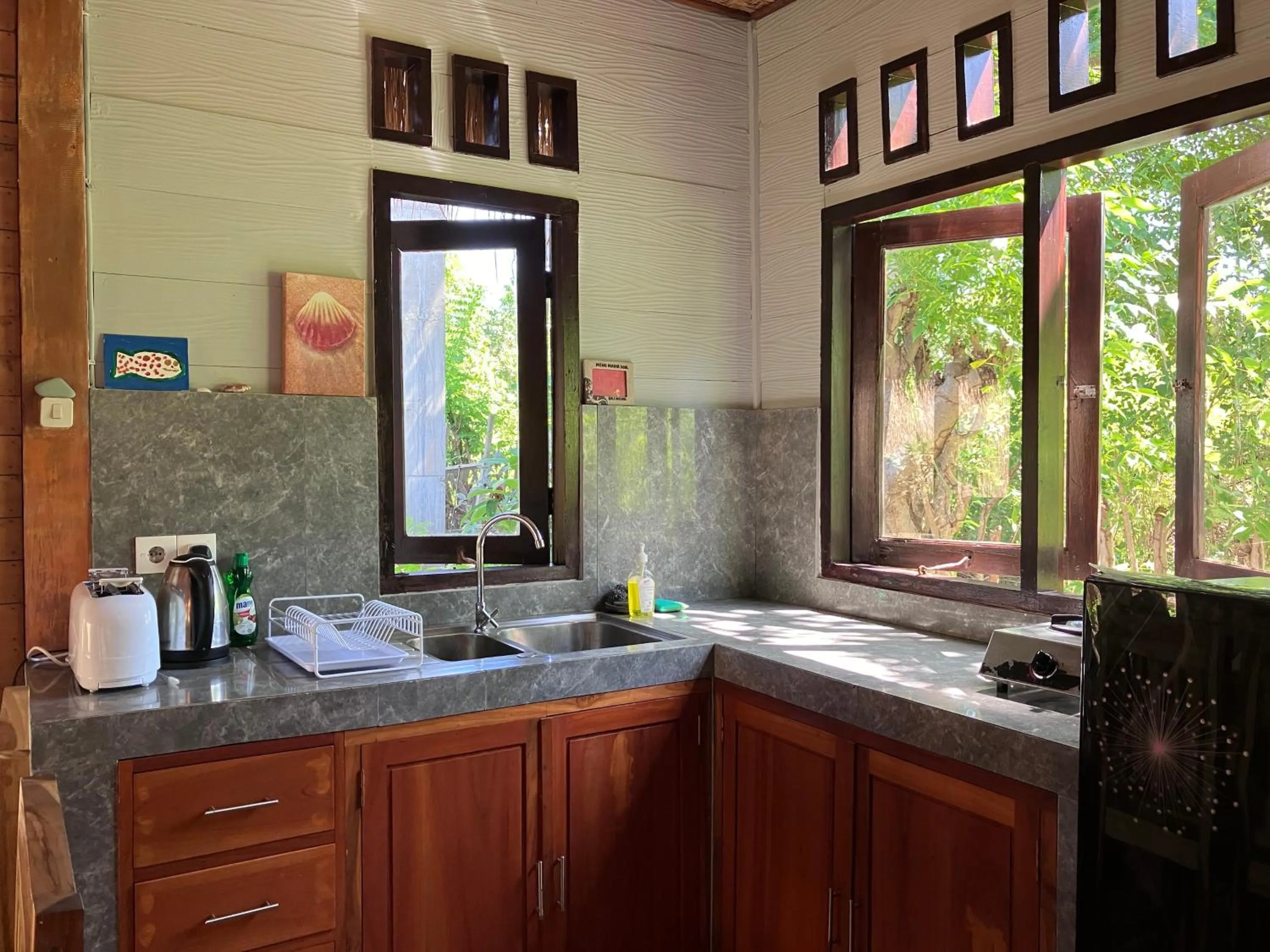 Meno Madia Bungalows