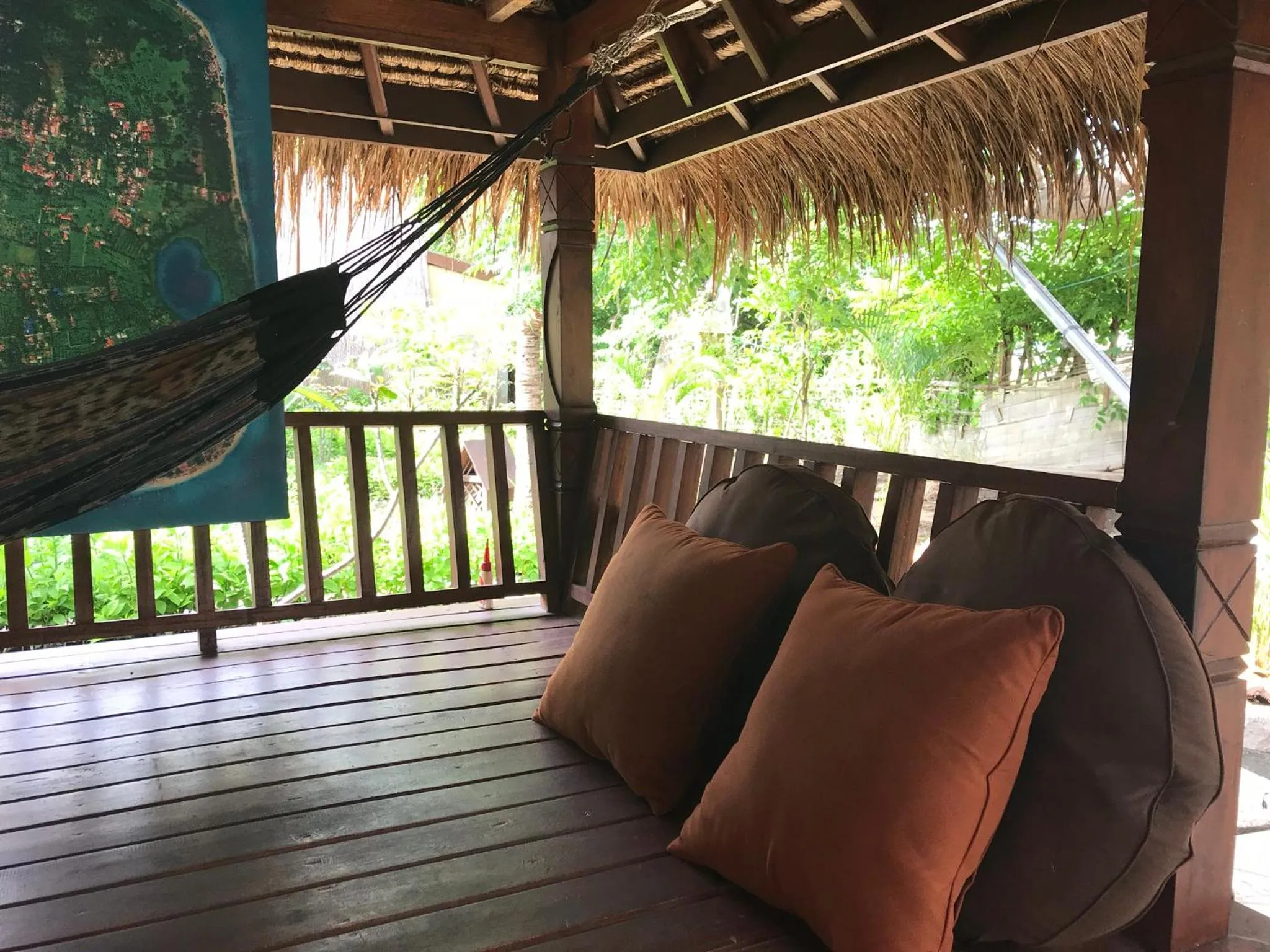 Communal lounge/ TV room in Meno Madia Bungalows
