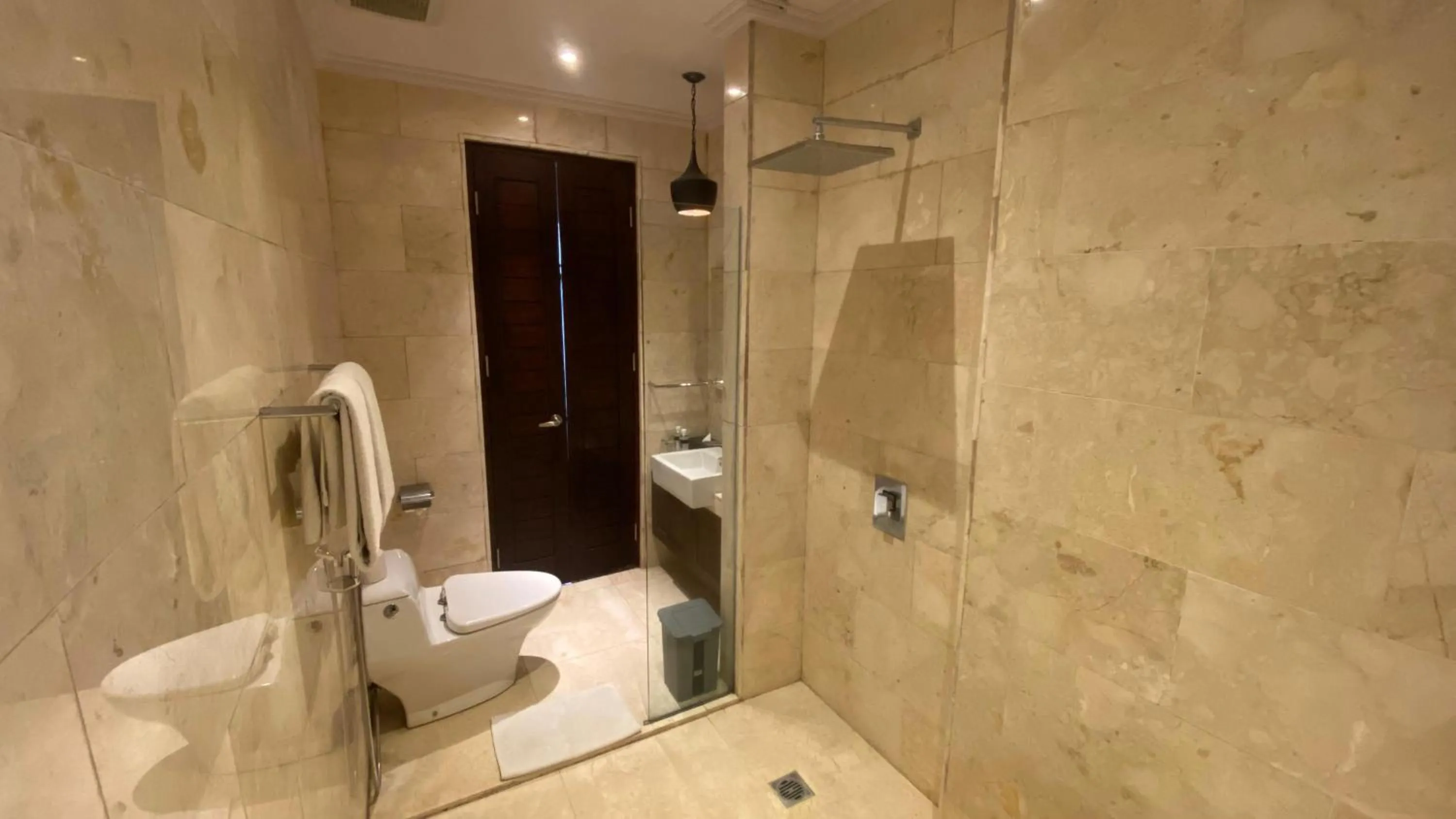 Shower in djabu Canggu Beach Villa