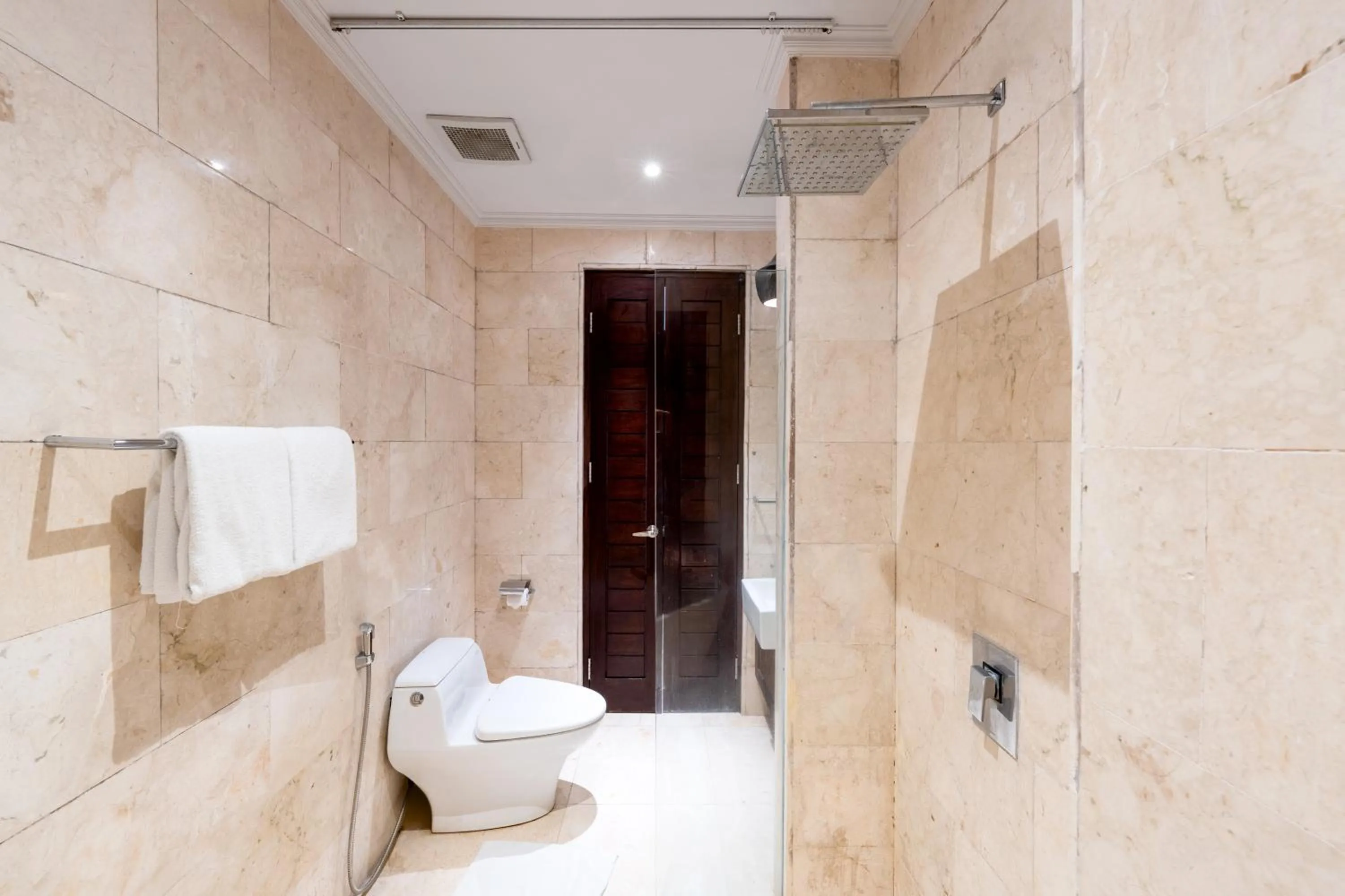 Bathroom in djabu Canggu Beach Villa