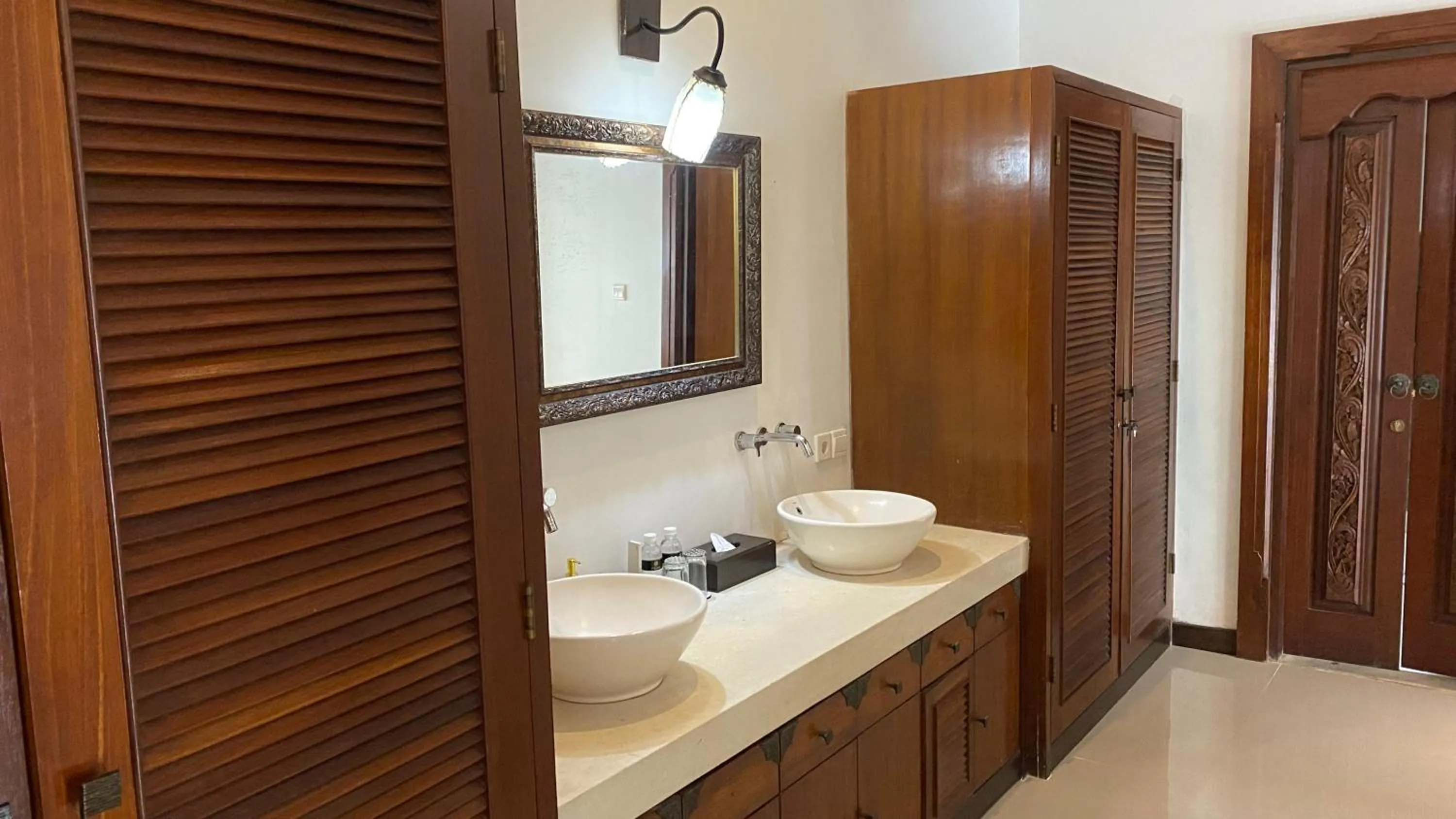 wardrobe in djabu Canggu Beach Villa