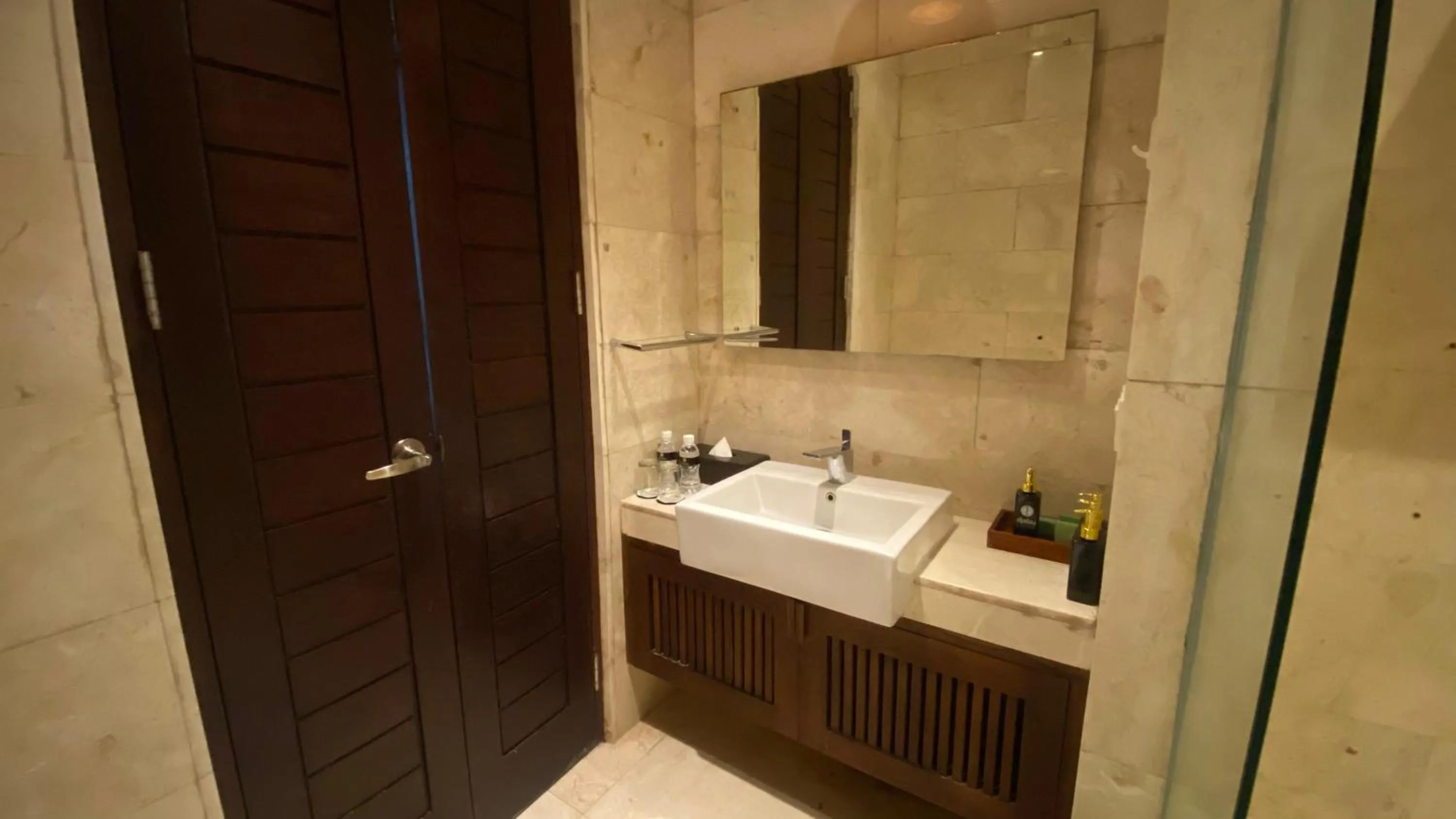 Bathroom in djabu Canggu Beach Villa