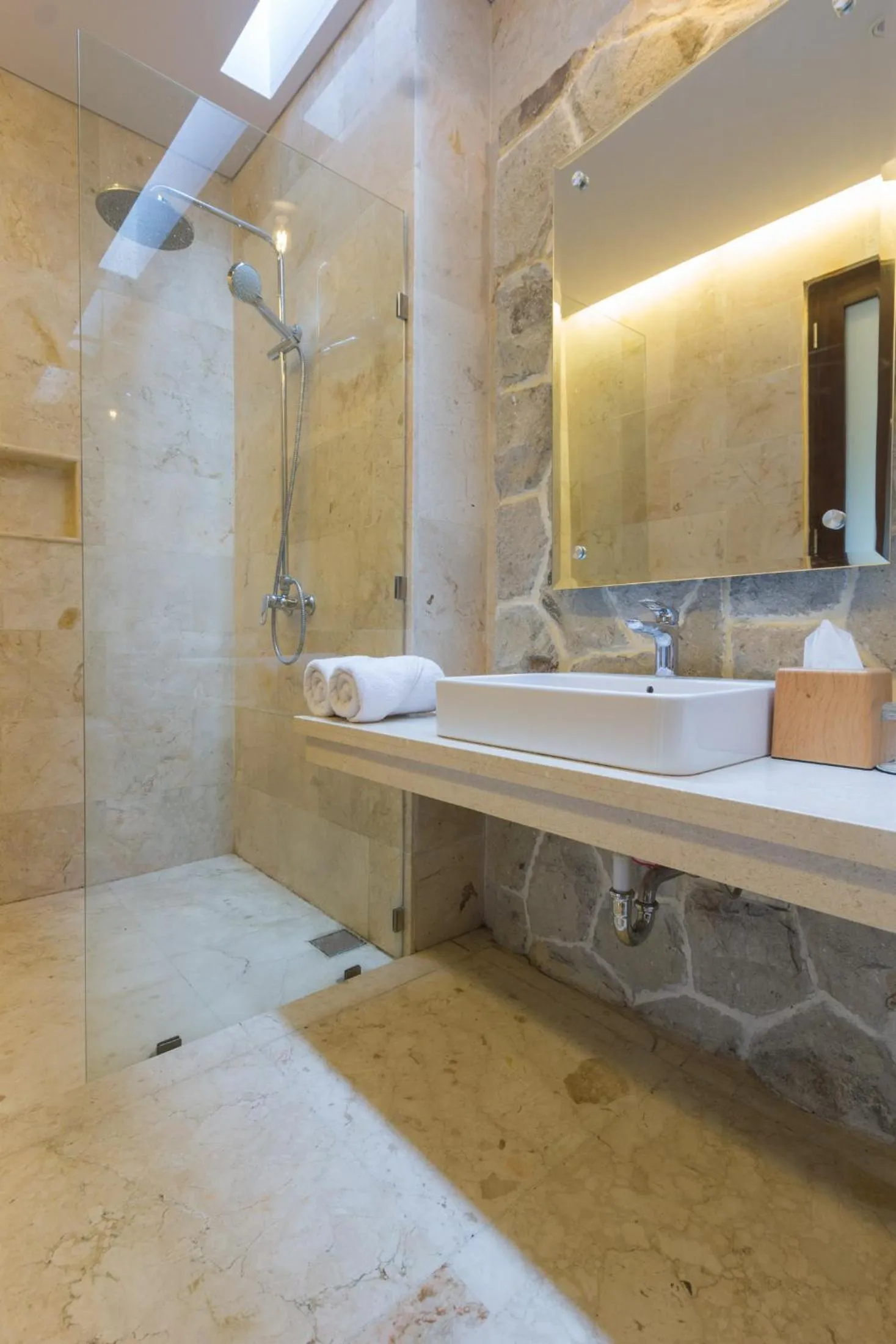 Bathroom in djabu Canggu Beach Villa