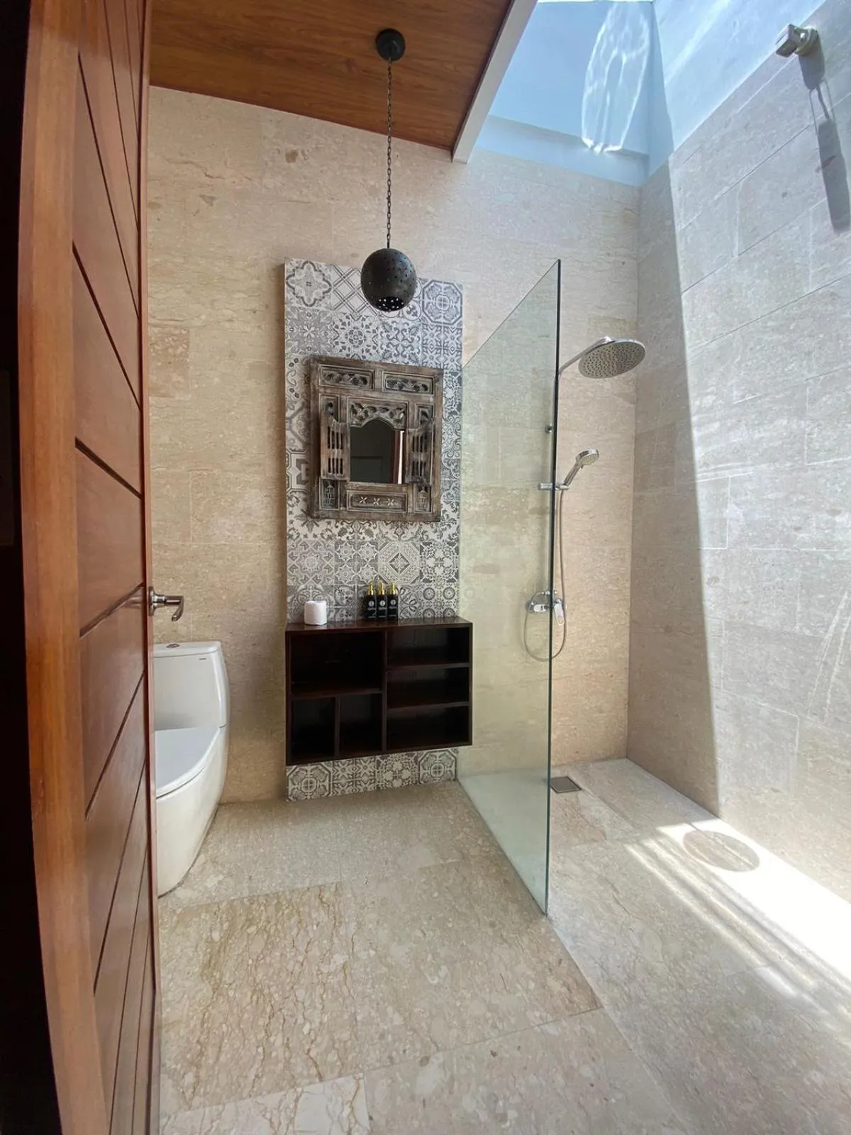 Shower in djabu Canggu Beach Villa