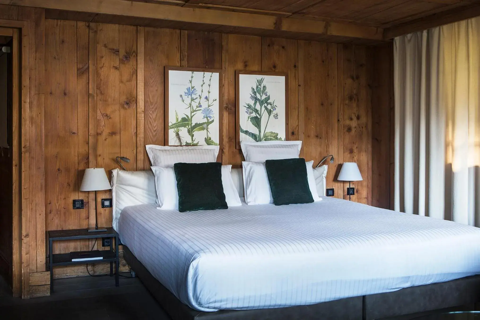Prestige Double or Twin Room with Fireplace - La Ferme in Le Hameau Albert 1er - Relais & Châteaux Prestige Double or Twin Room with Fireplace - La Ferme in Le Hameau Albert 1er - Relais & Châteaux