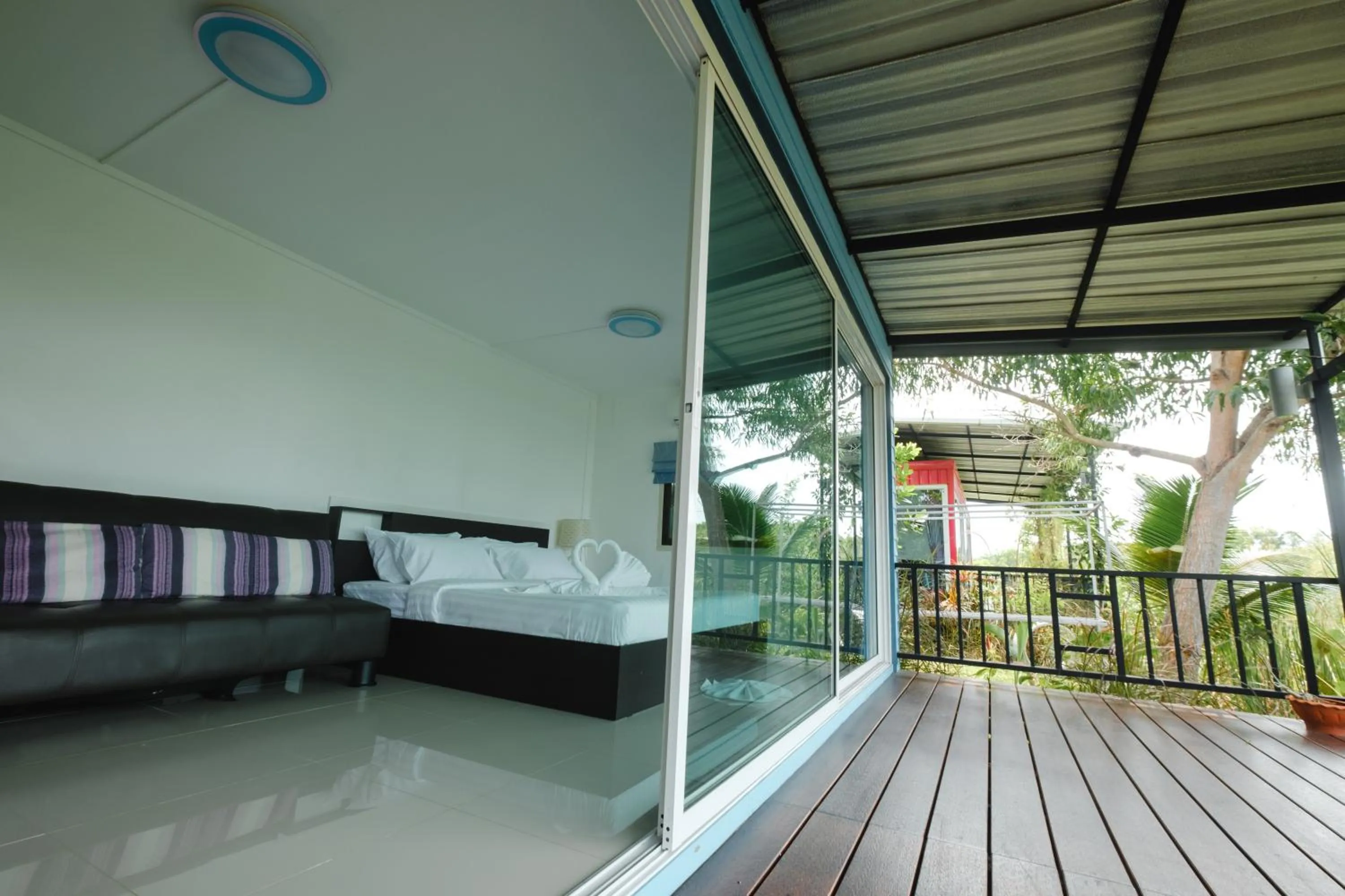 Bed in Saree Lagoon Villa Koh Samui