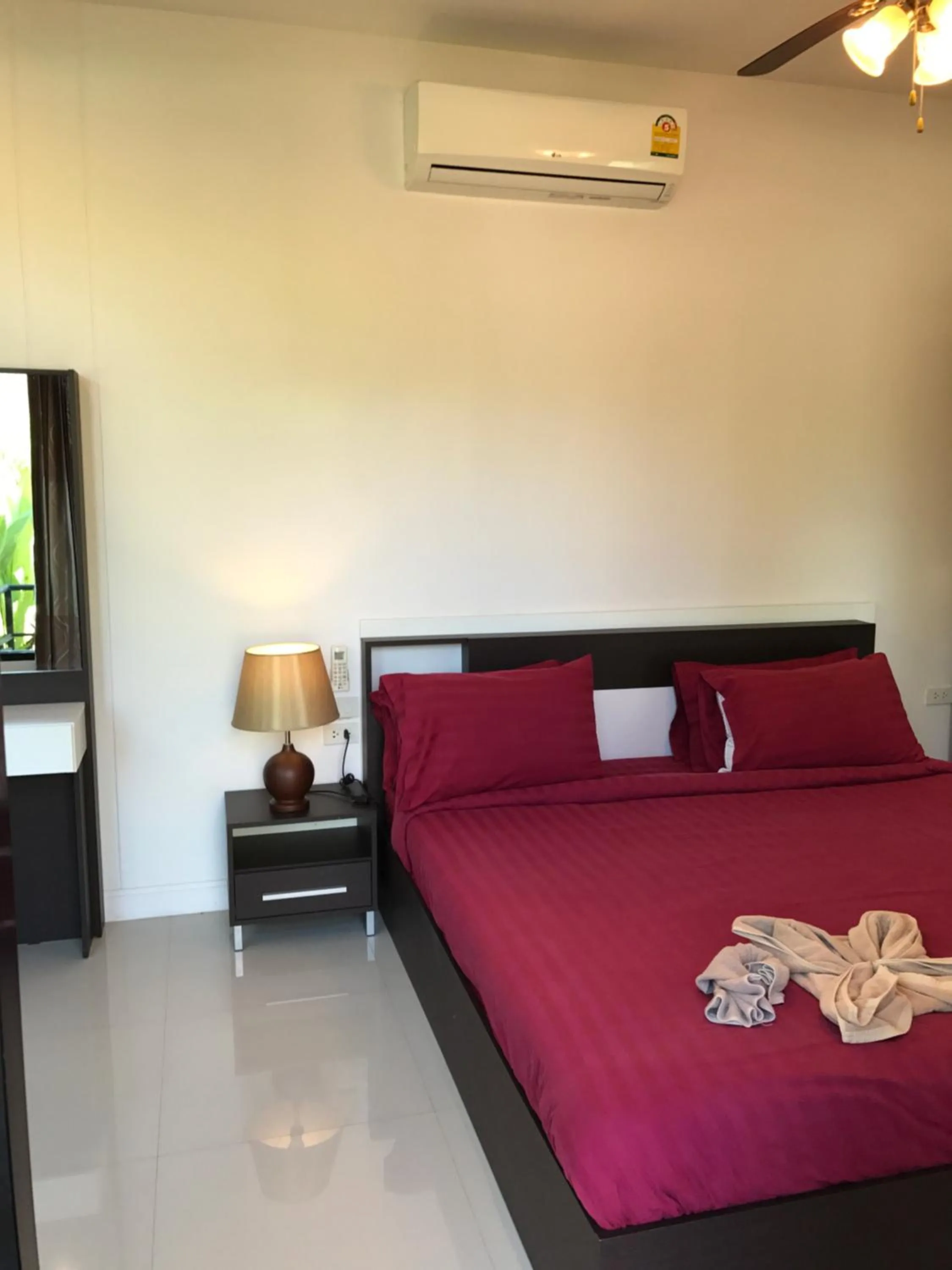 Bed in Saree Lagoon Villa Koh Samui