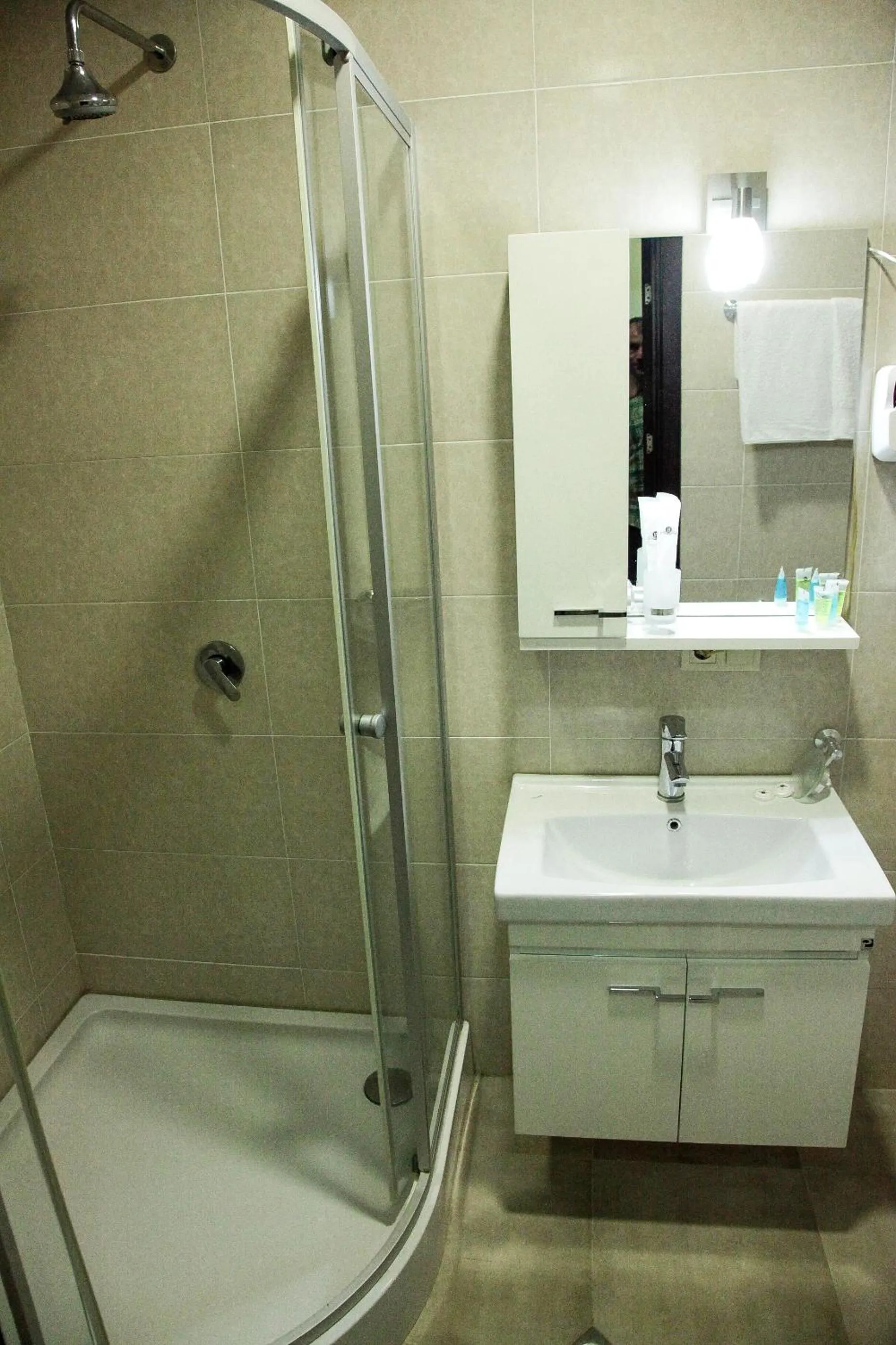 Shower in Hotel Grand