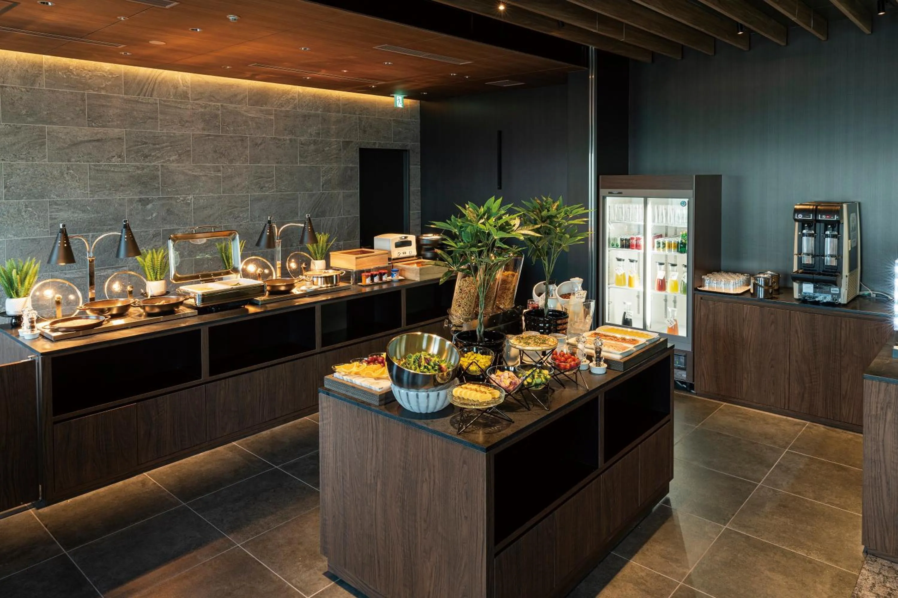 Lounge or bar in The Royal Park Hotel Iconic Tokyo Shiodome