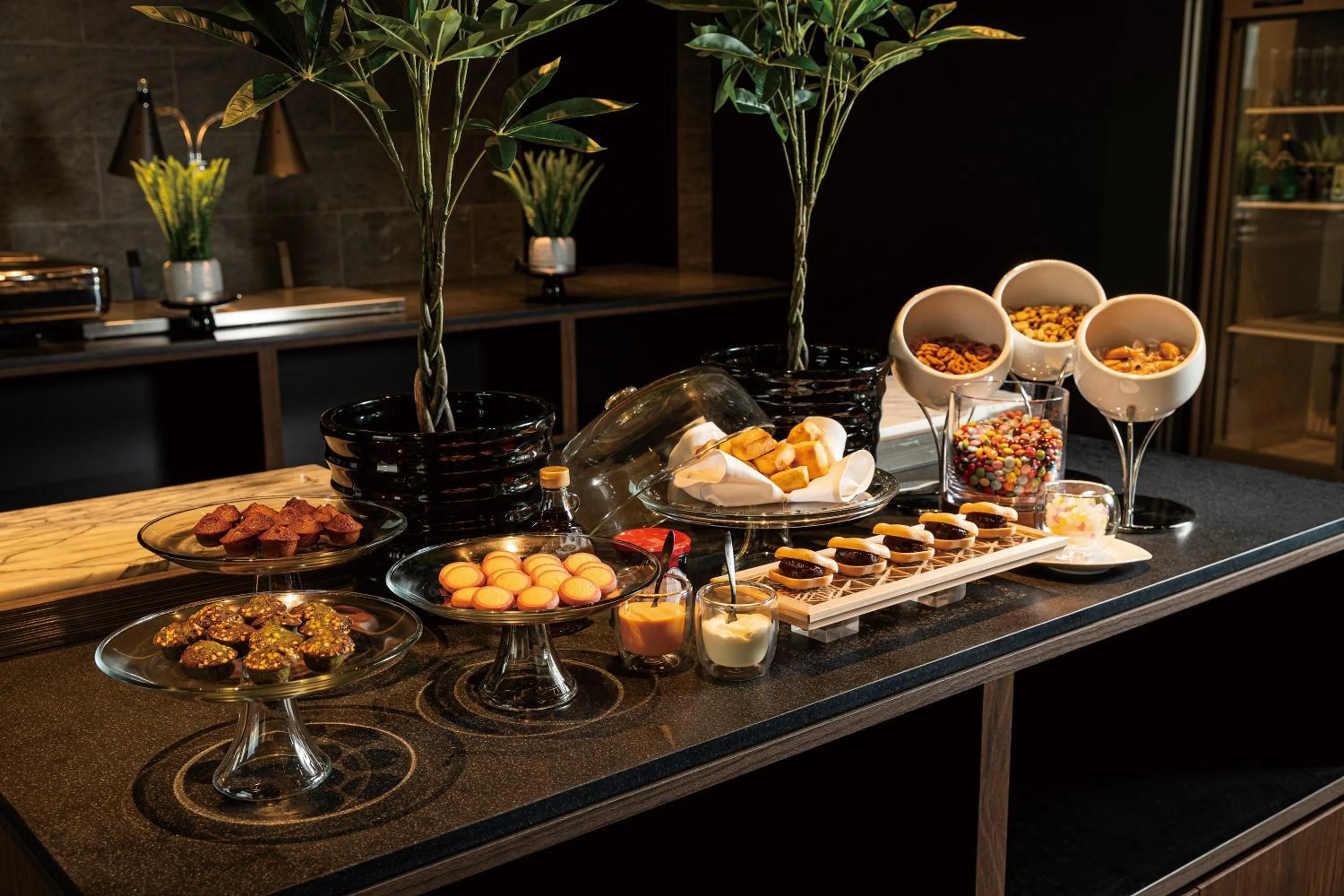 Lounge or bar in The Royal Park Hotel Iconic Tokyo Shiodome