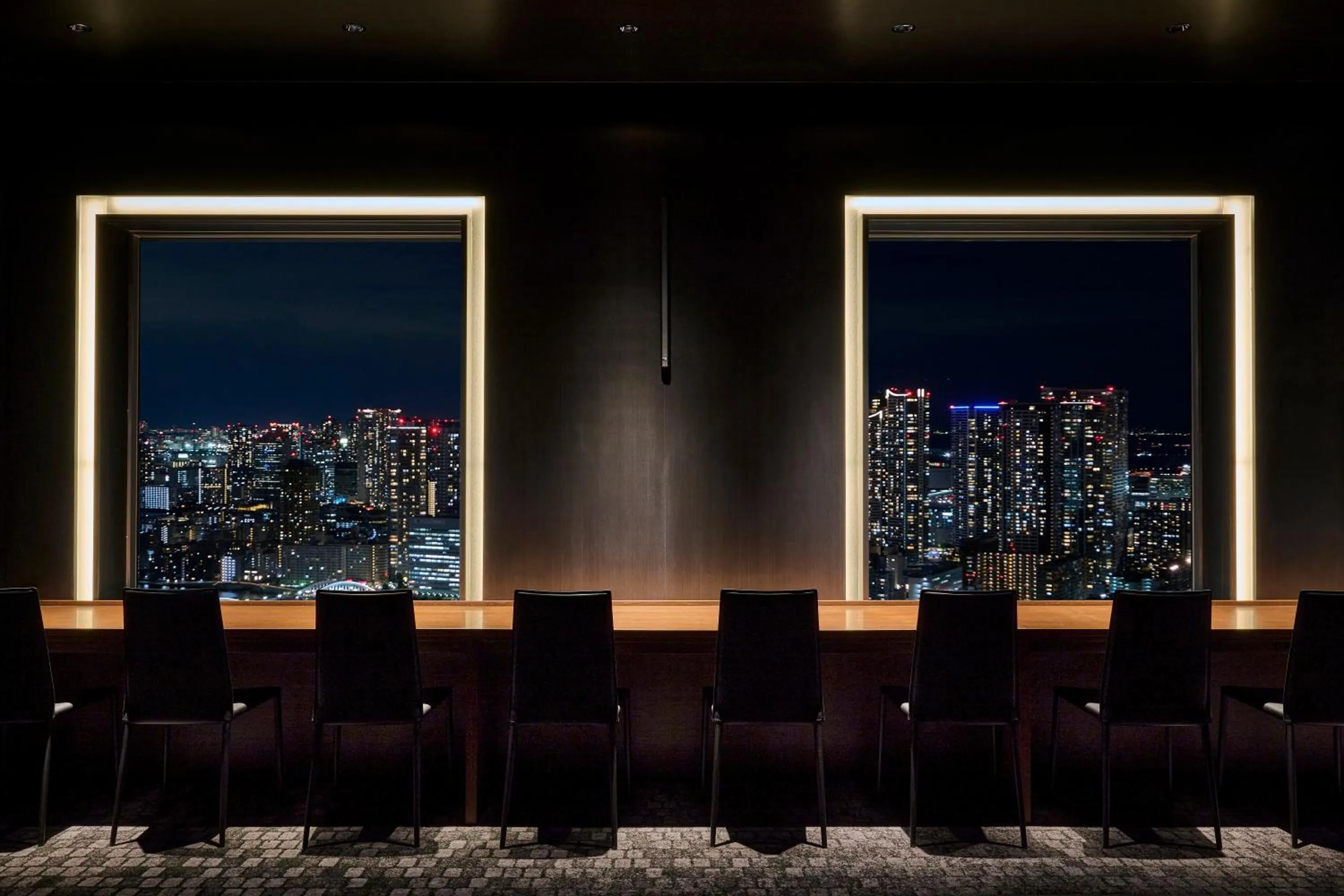 Lounge or bar in The Royal Park Hotel Iconic Tokyo Shiodome