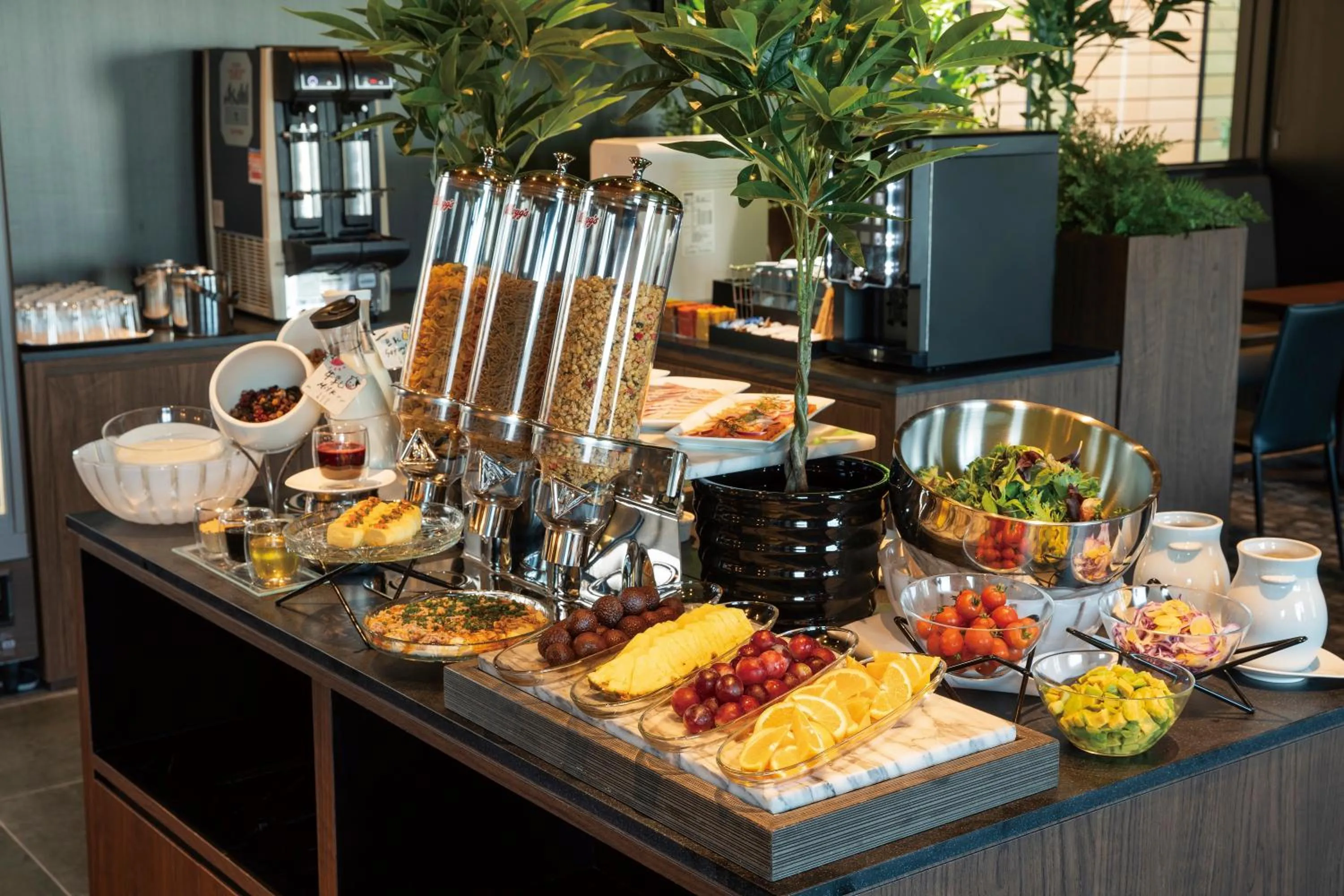 Lounge or bar in The Royal Park Hotel Iconic Tokyo Shiodome