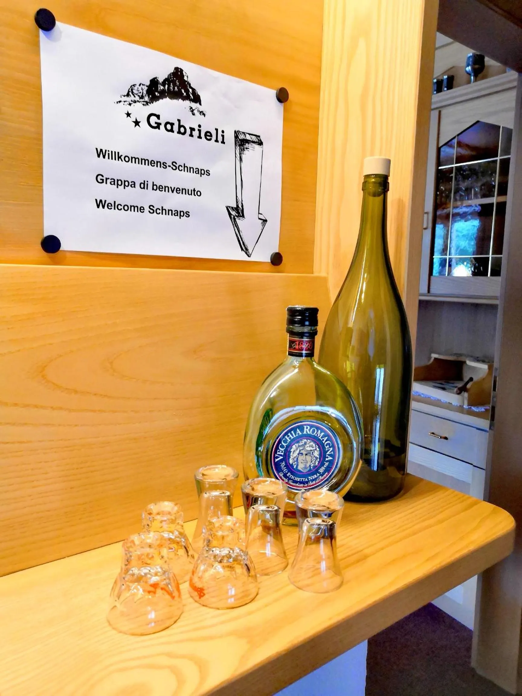 Food and drinks in Garni Gabrieli