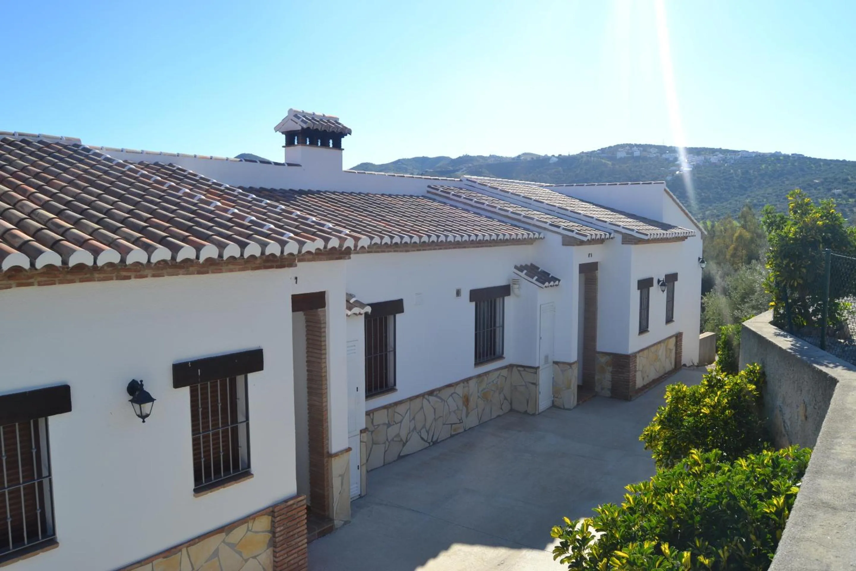 Property building in Alojamientos Huetor