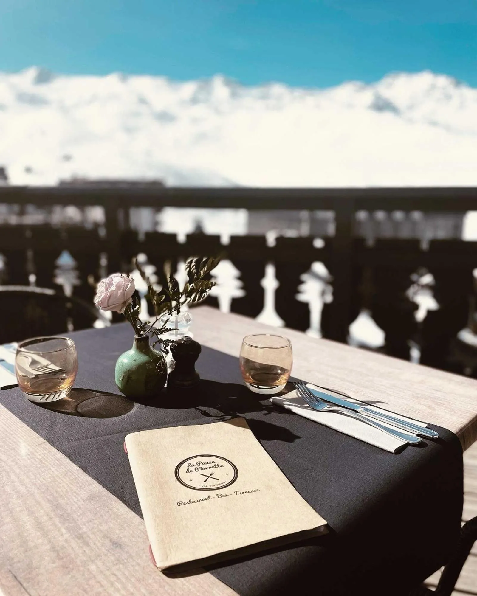 Restaurant/places to eat in Hotel Le Portillo