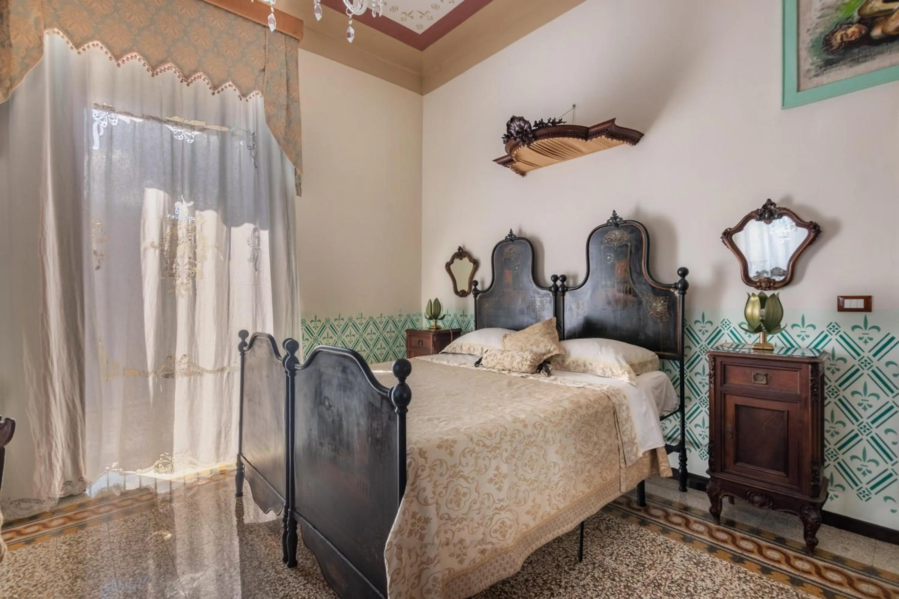 Bed in Villa Nicolaci - Liberty Suites