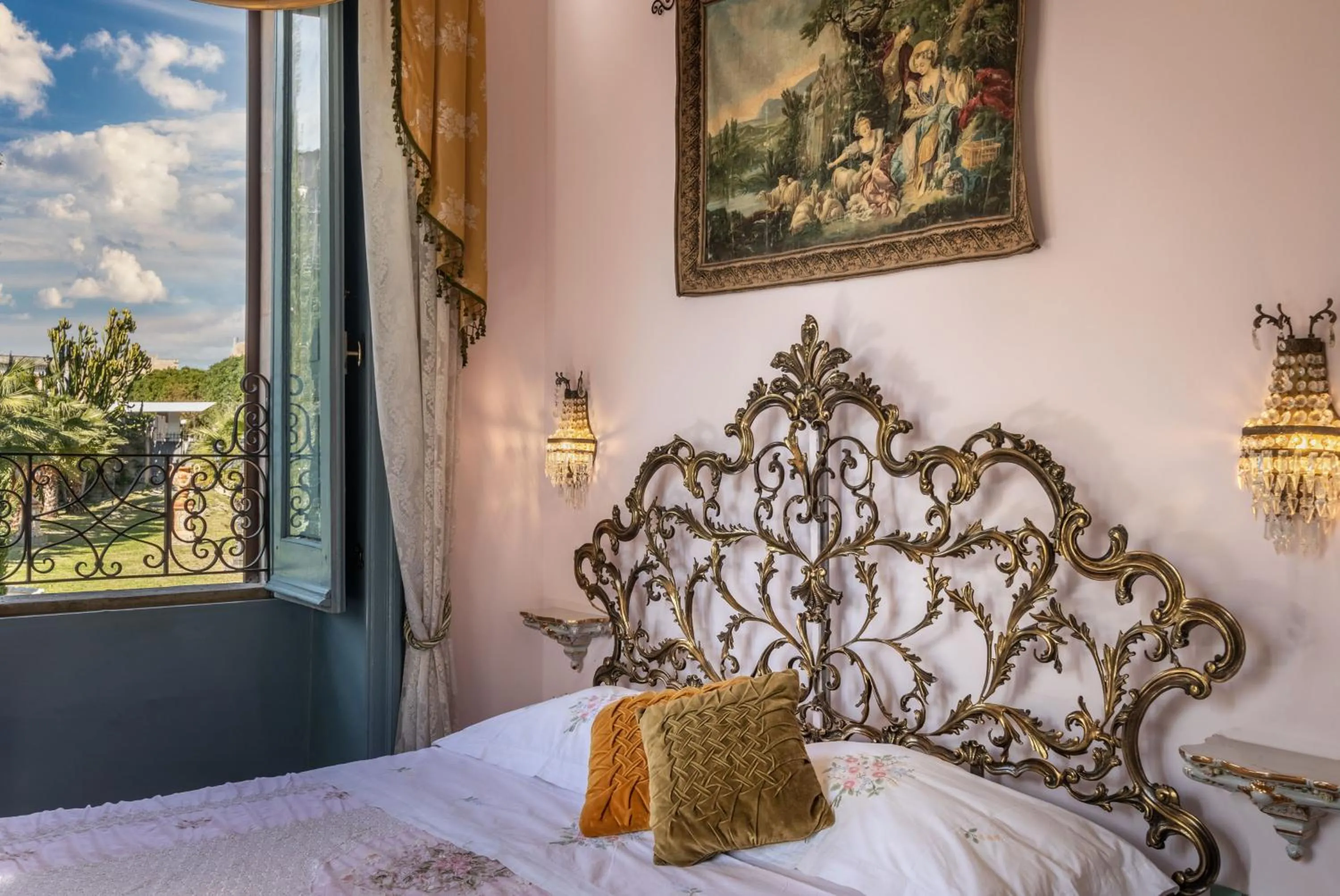 View (from property/room), Bed in Villa Nicolaci - Liberty Suites