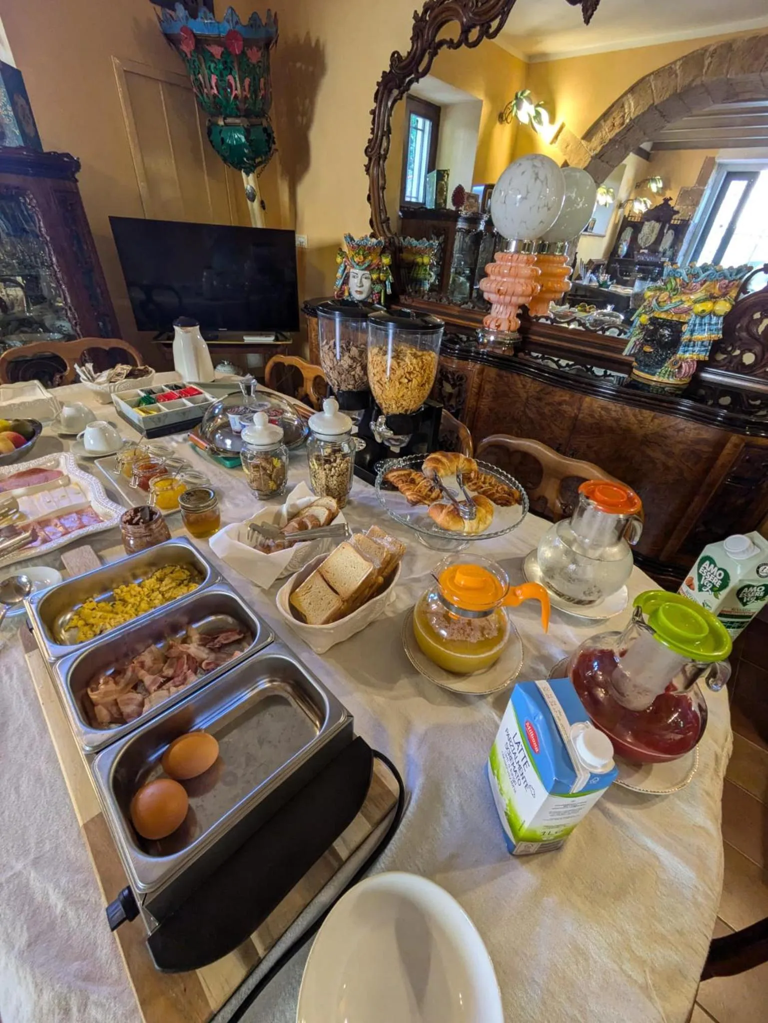 Continental breakfast in Villa Nicolaci - Liberty Suites