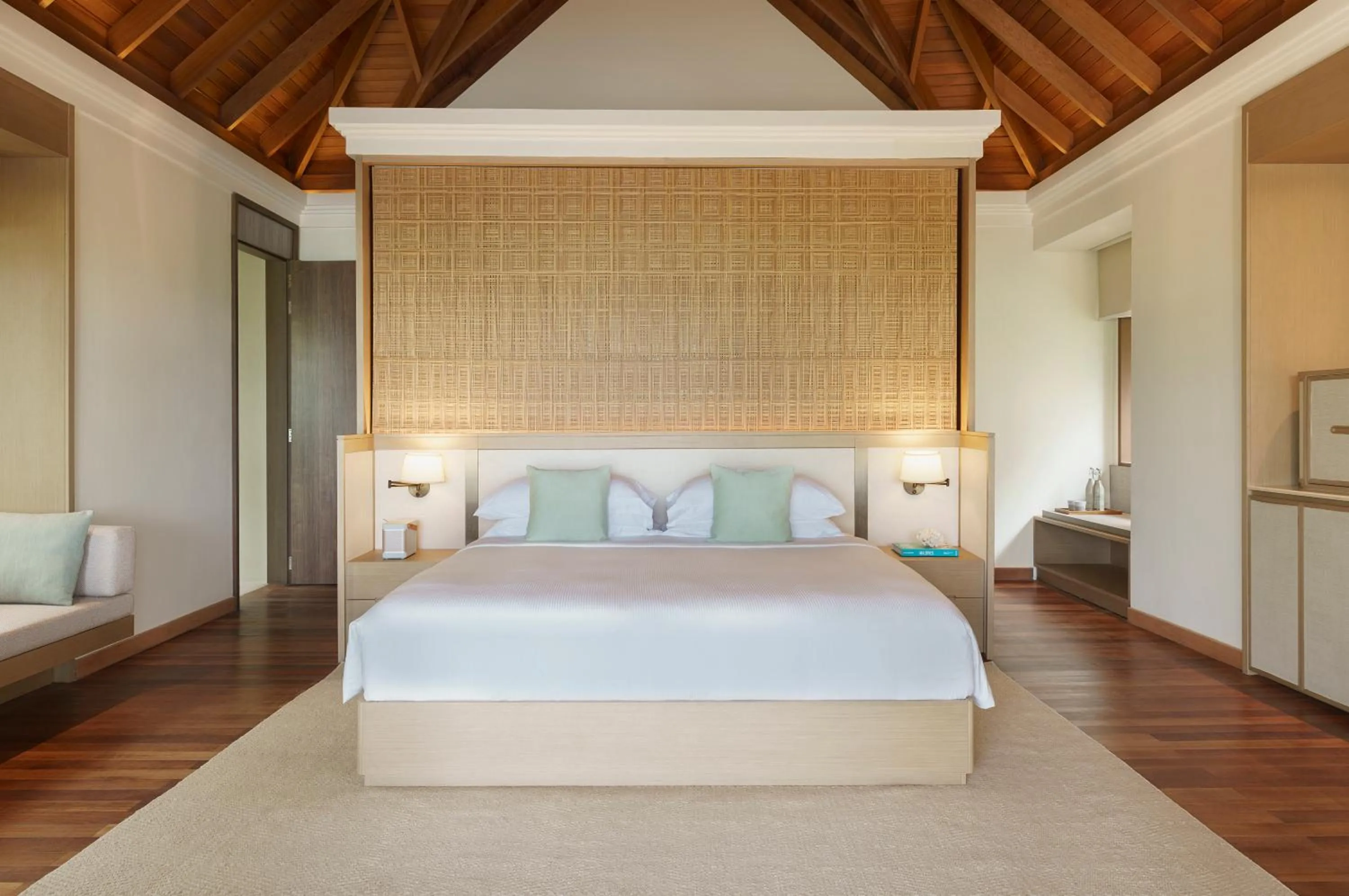 Bed in Huvafen Fushi Maldives