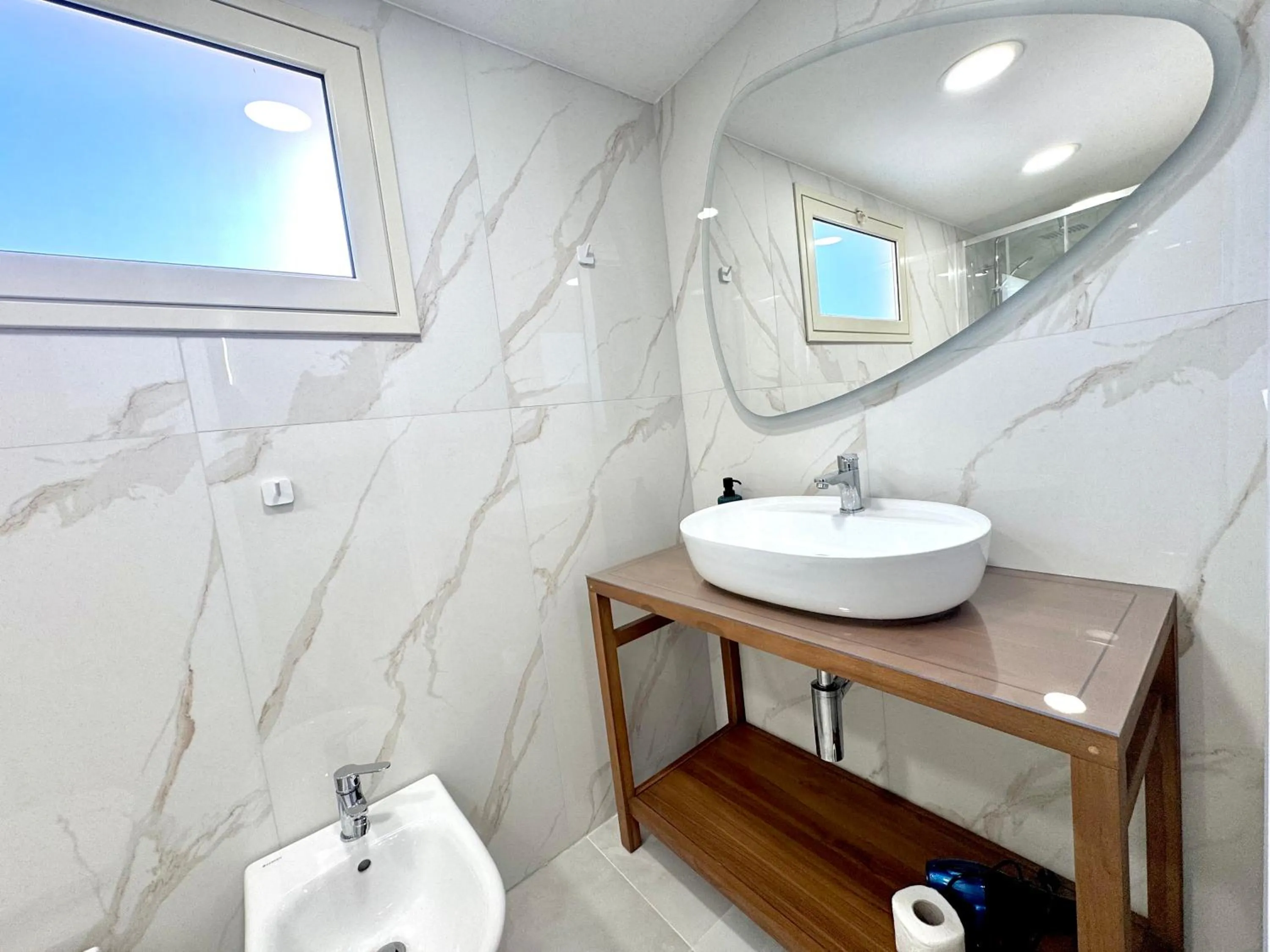 Shower in Charm Airport